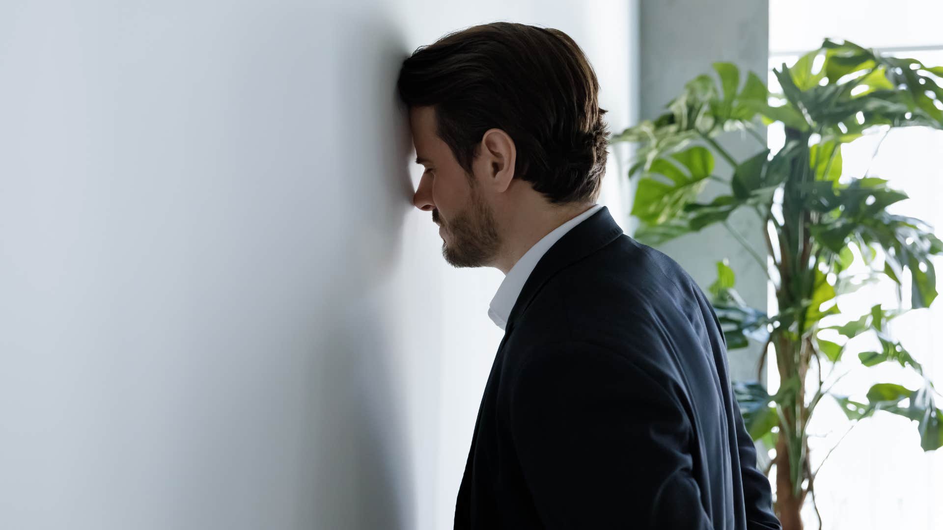 Betrayed person feels negative