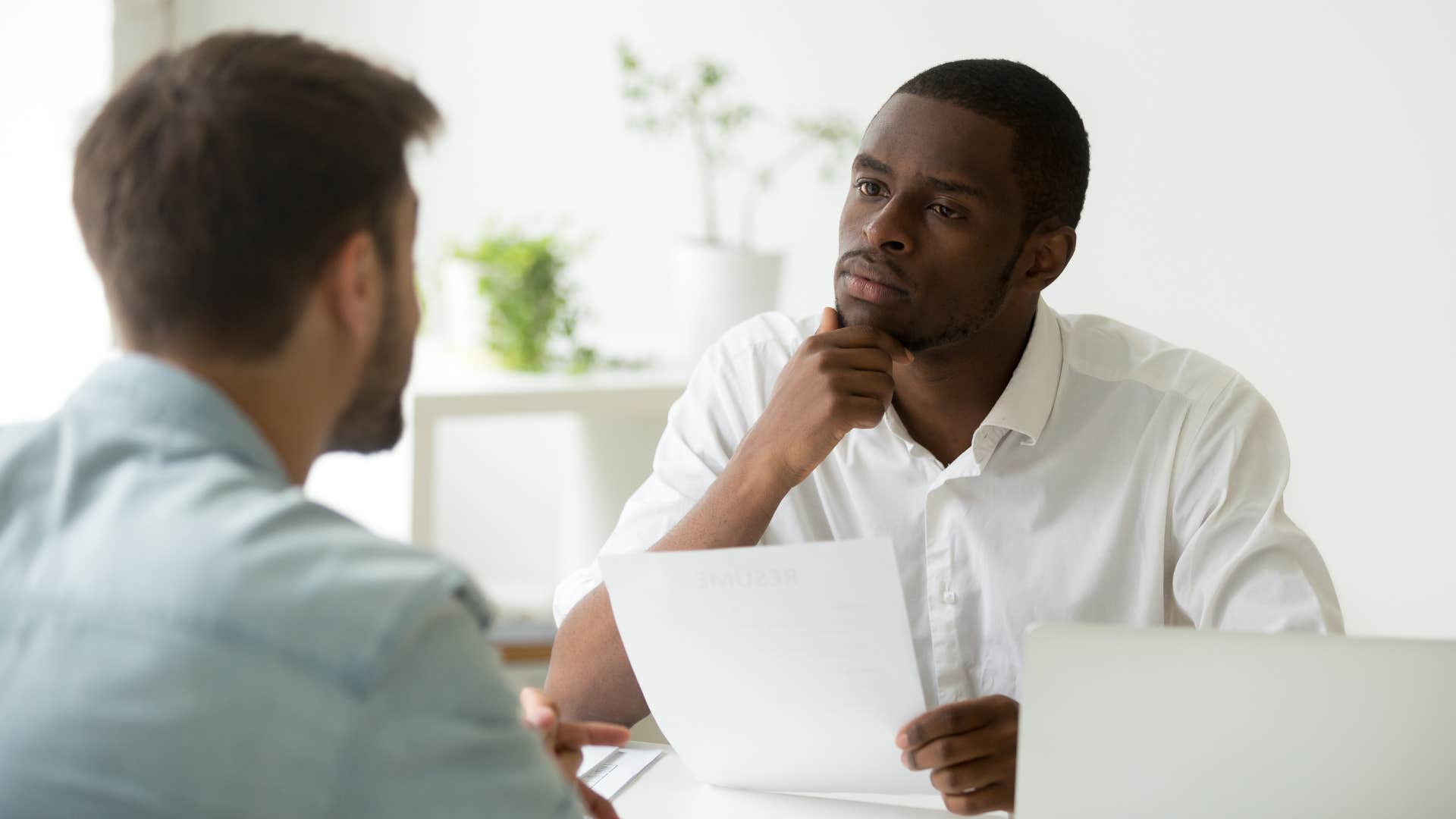 employee listening to boss' needs to avoid constant chaos and stress