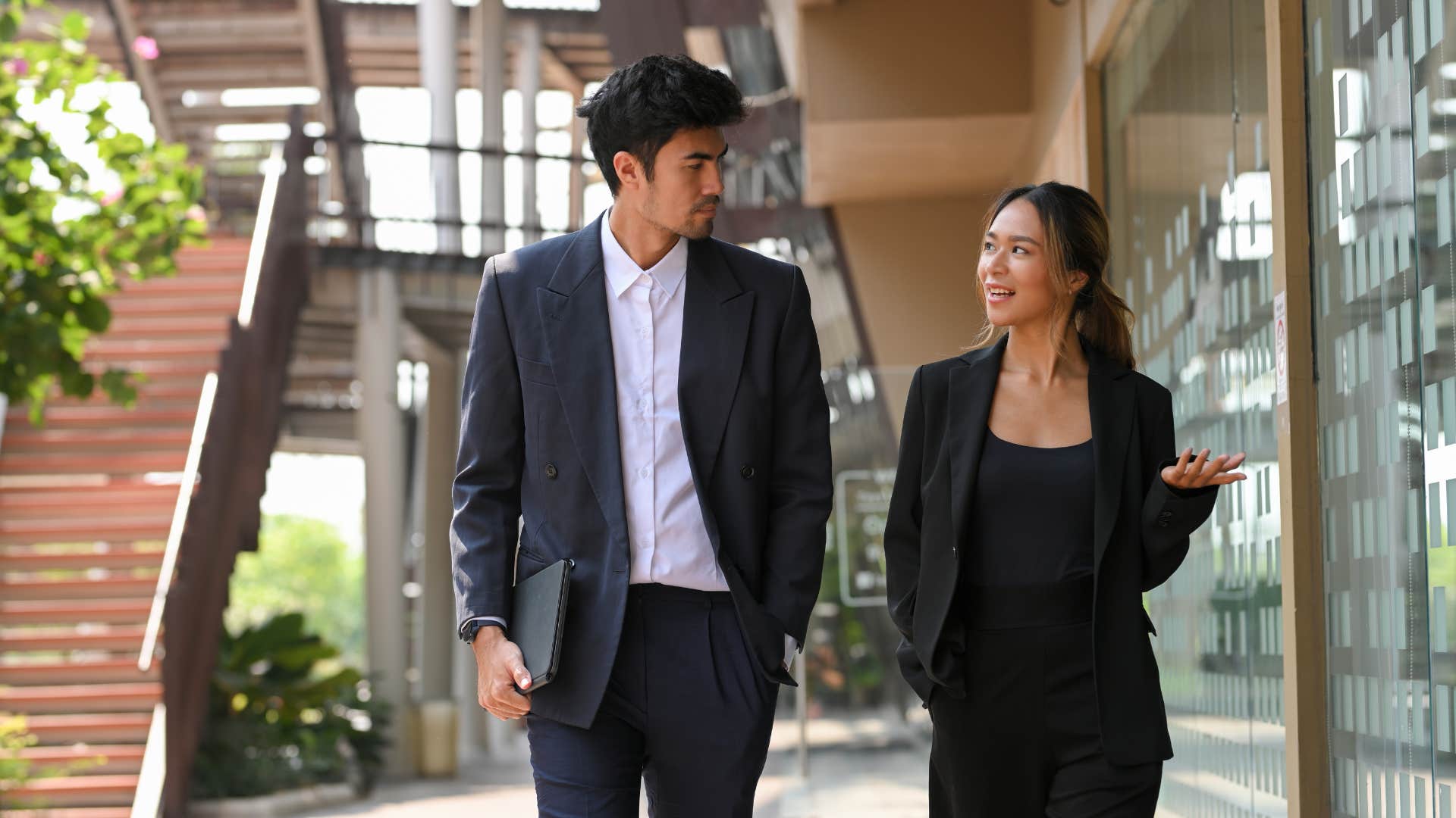 employee learning when to walk away from her boss to avoid constant chaos and stress