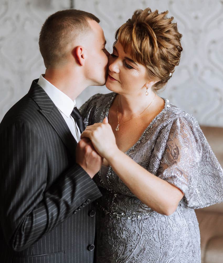 mother groom overstepping behaviors couple get divorced