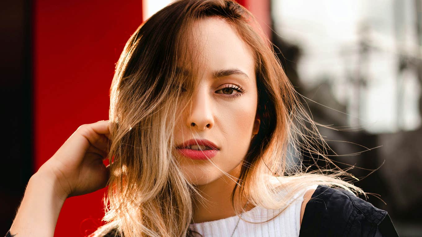 If A Woman Has These 7 Qualities, Experts Says She's A True Alpha Woman who is a true alpha.