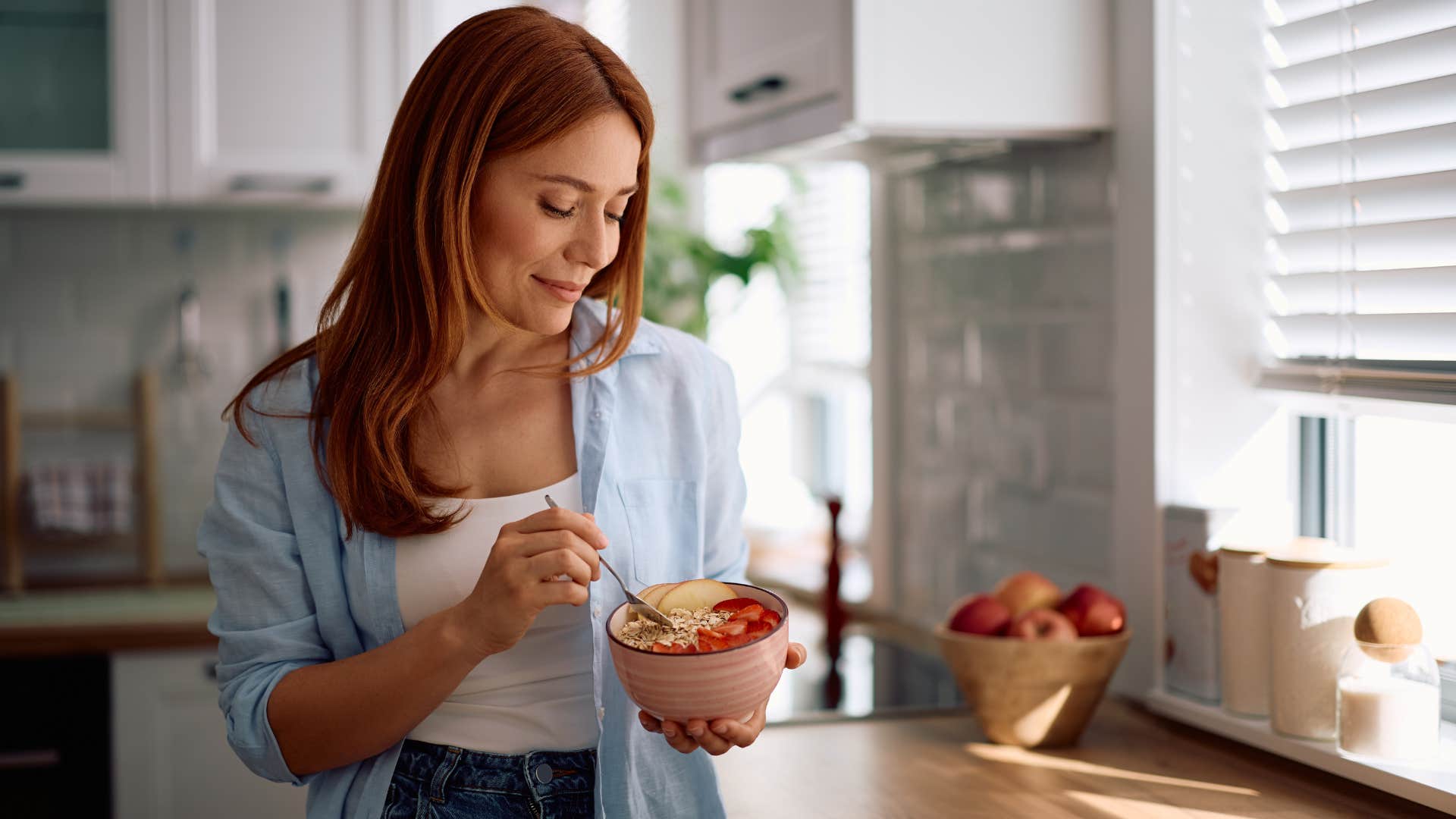 woman rushing through meal to avoid husband