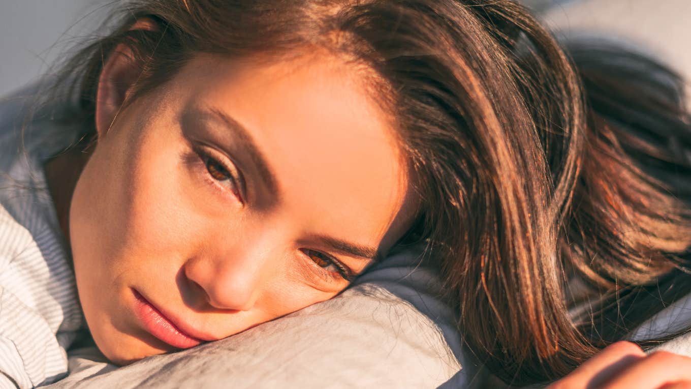 Women Who Can't Stand Sleeping Next To Their Husbands Often Do These Things At Night