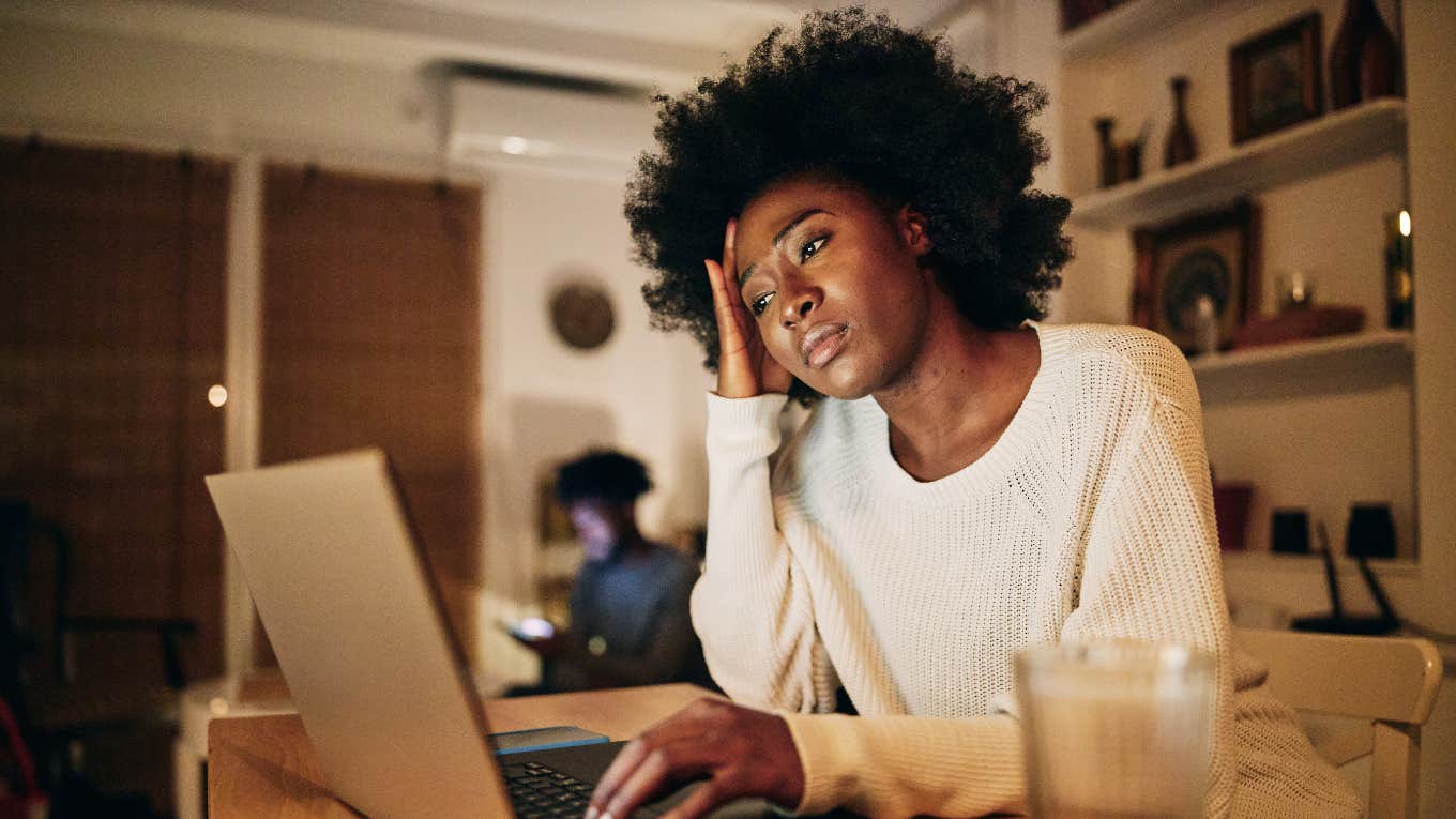 works gets email boss scolding bathroom breaks