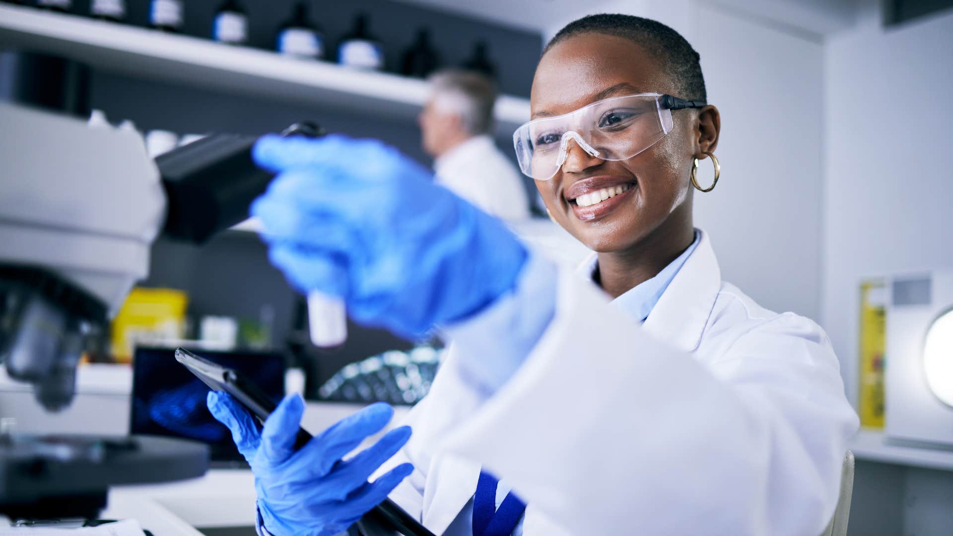 lab tech researching science