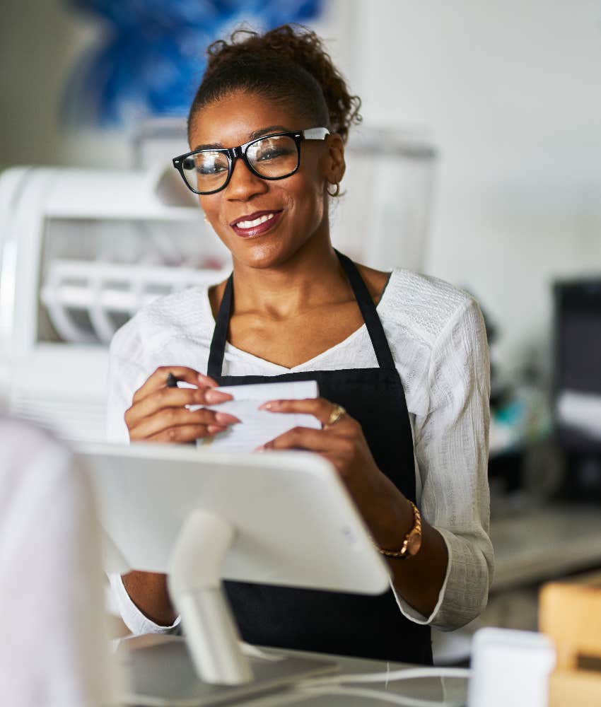 barista taking customer order