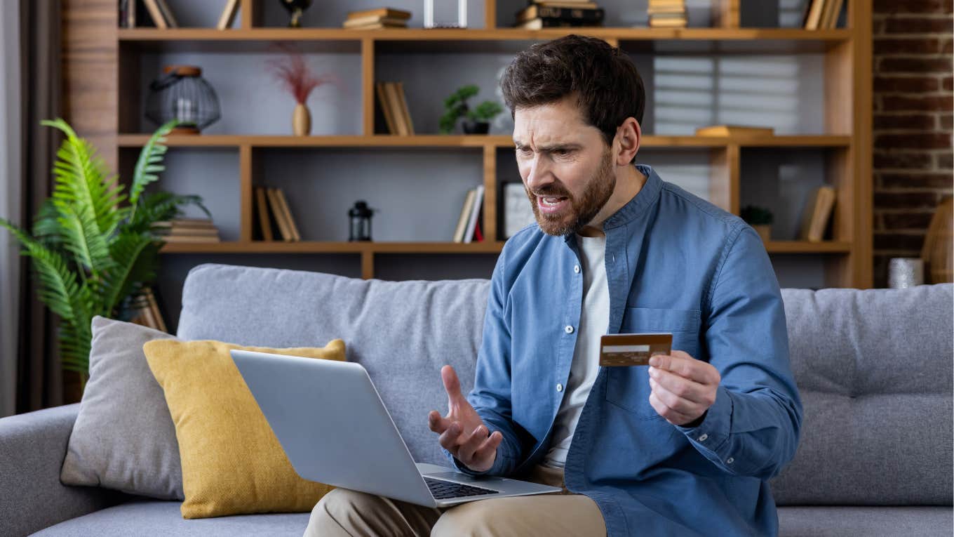 Customer Shopping Online Is Asked To Leave A Tip Customer Shopping Online Is Asked To Leave A Tip