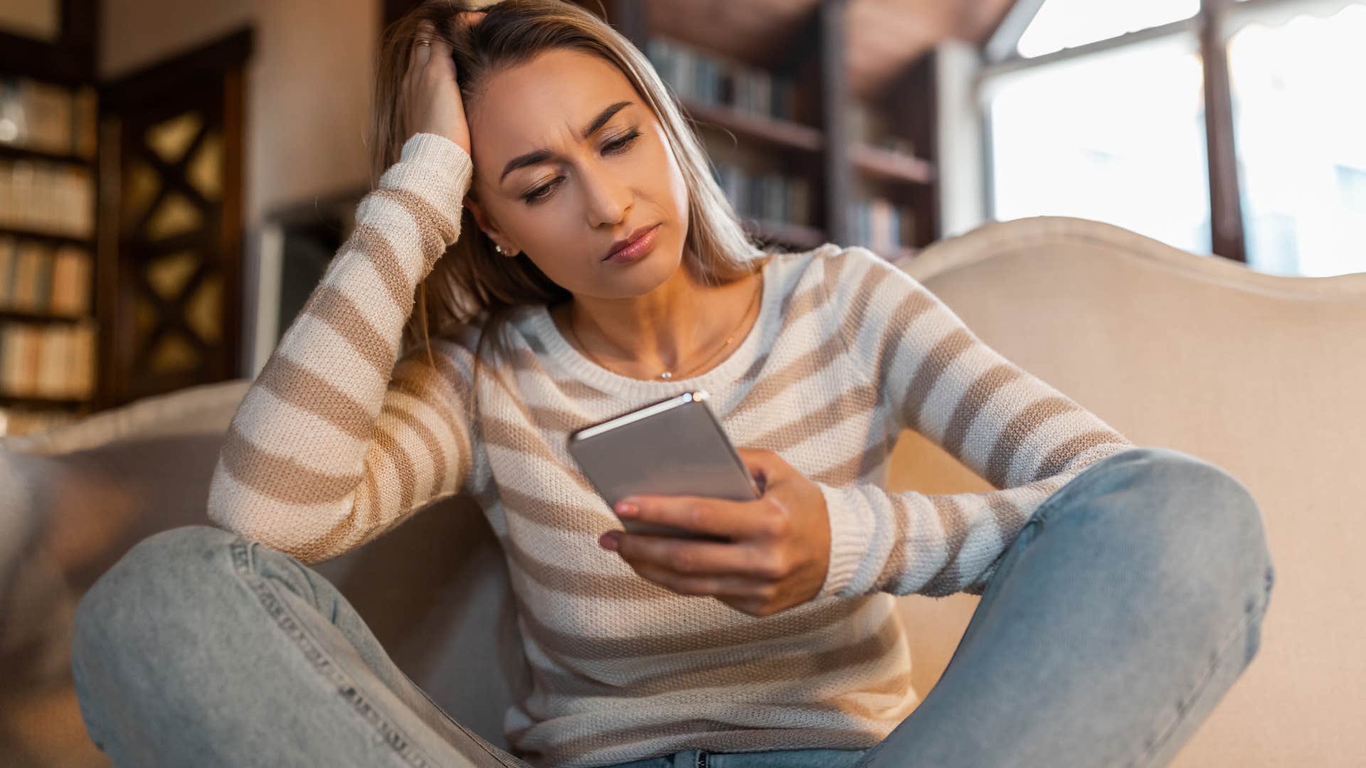 didn't mean it like that deeply anxious people almost always send these texts during casual conversations confused anxious woman texting I didn't mean it like that on her phone