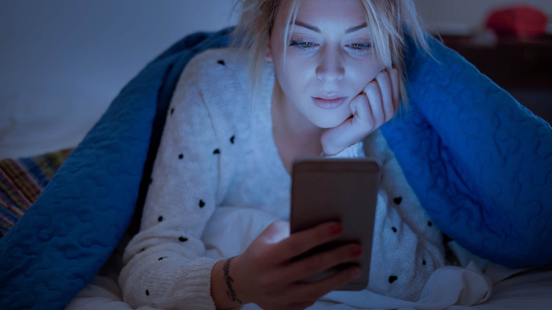 insecure woman texting am I bothering you