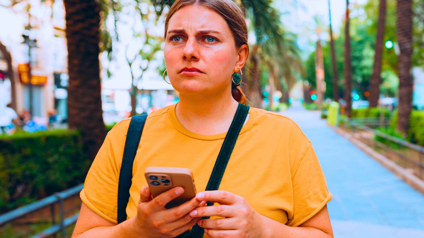 Deeply Insecure People Almost Always Send These Texts During Casual Conversations Deeply Insecure People Almost Always Send These Texts During Casual Conversations