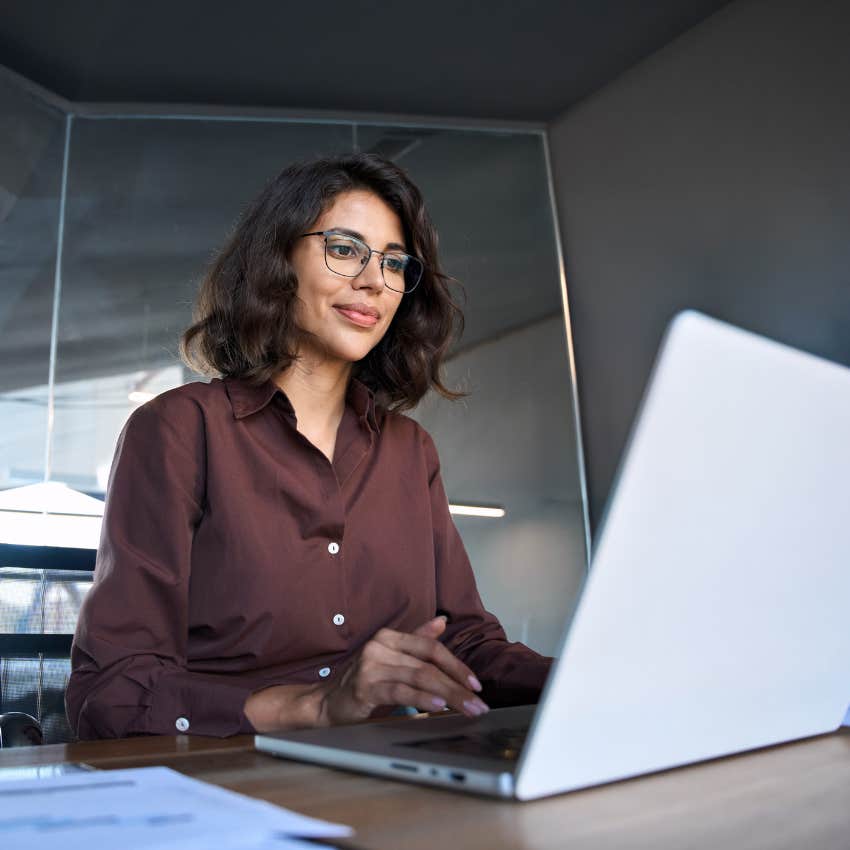 easy ways to juggle work and love without losing your mind compartmentalize woman who juggle work and love as she compartmentalizes