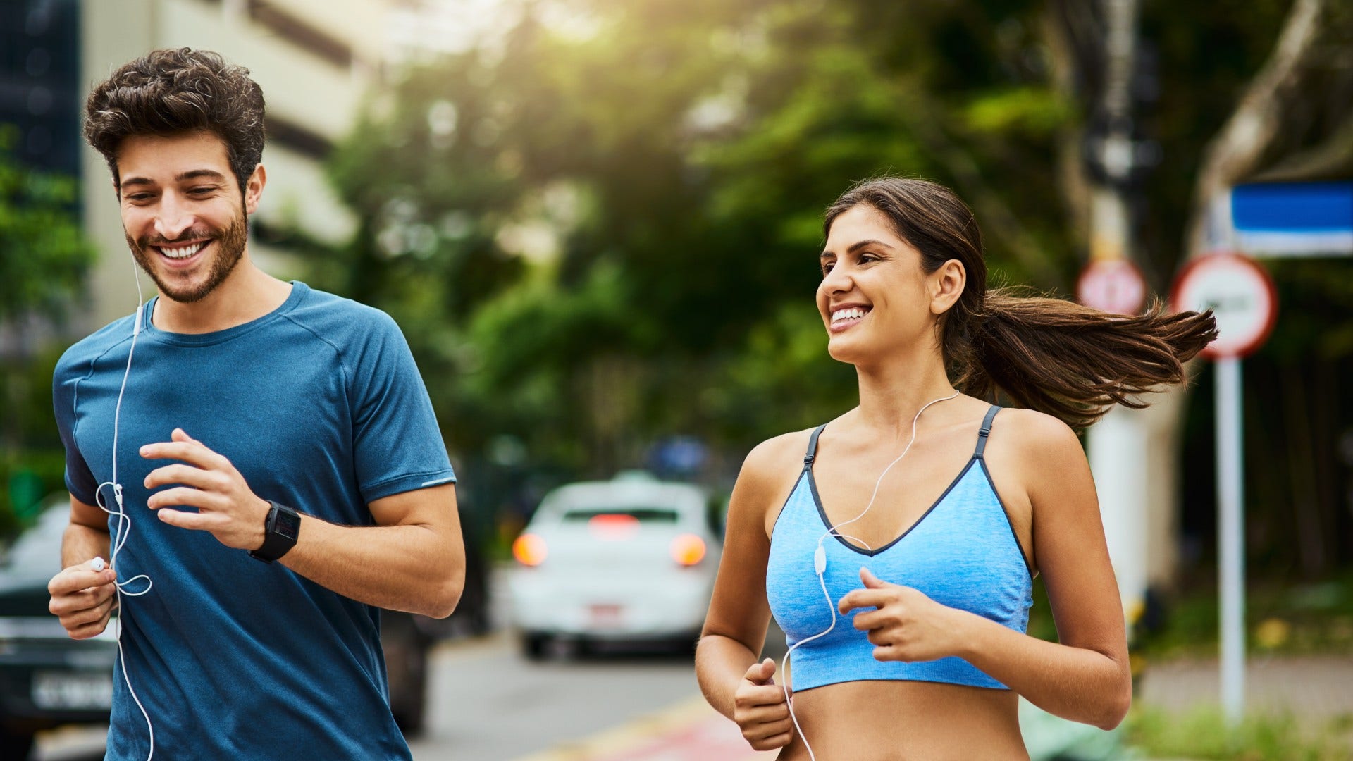 man who is over tinder as he joins running women to meet women