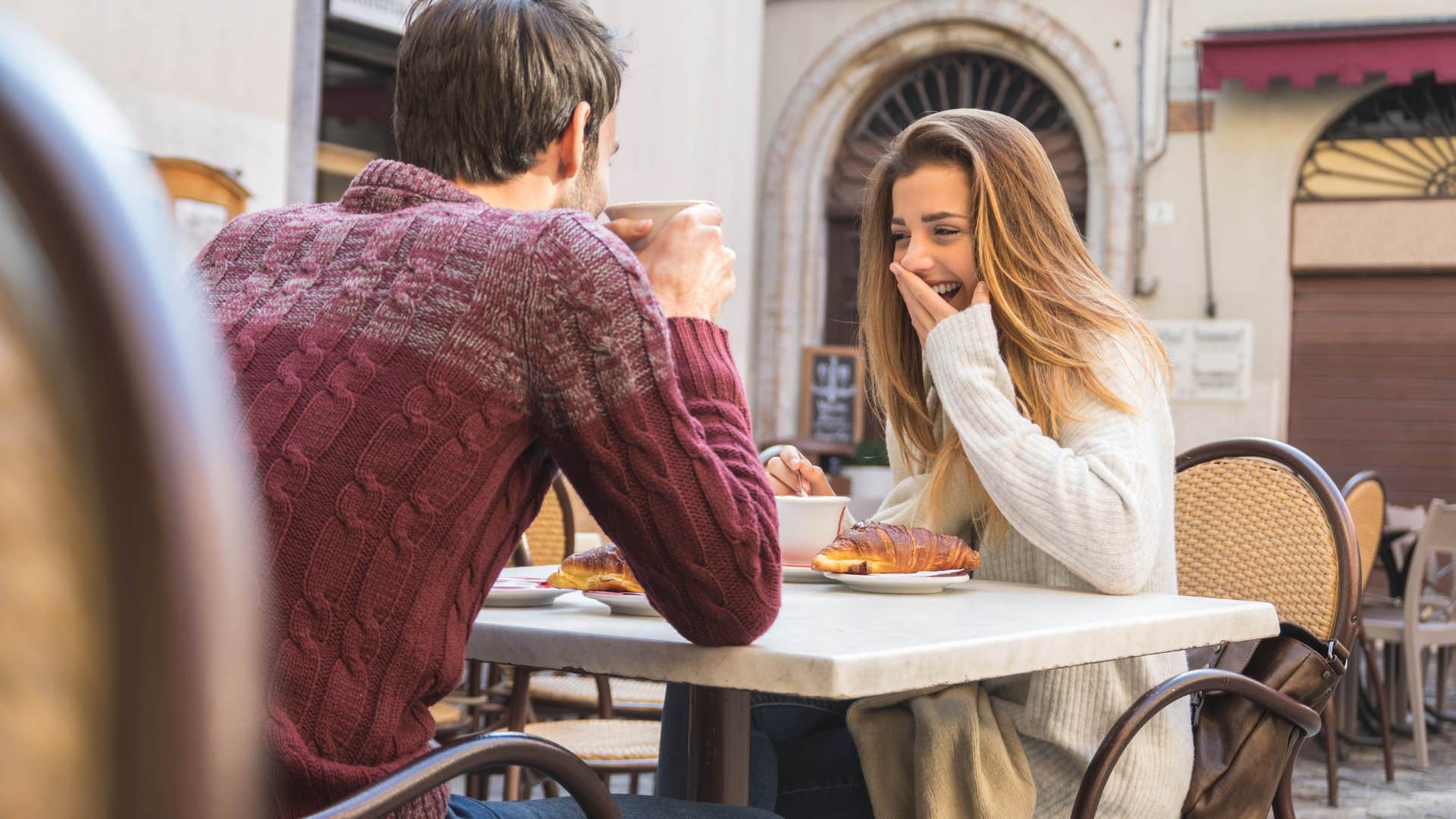 woman who is naturally charming as she never uses cell phone on date
