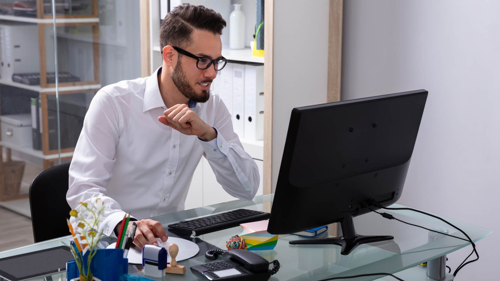 habits that slowly ruin a mans reputation with everyone in his life behavior at work