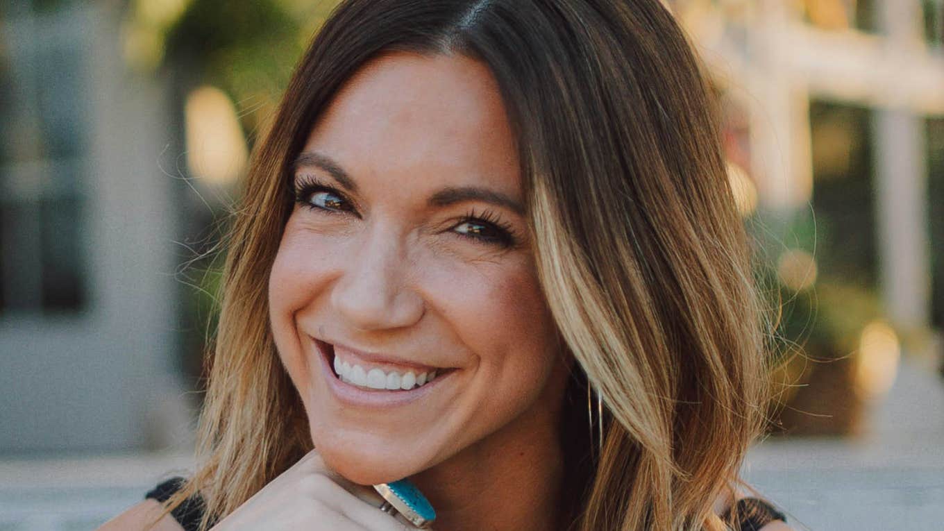 Habits Of Women Who Somehow Find The One Good Guy In A Messy World Woman finds good guy.