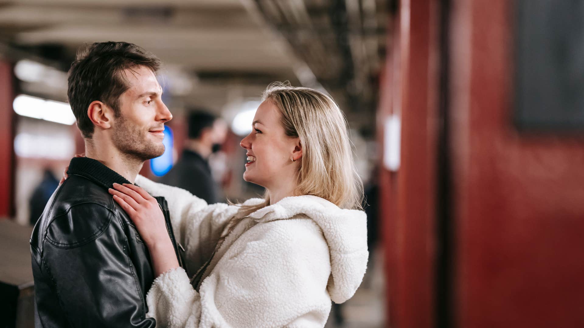 husbands who still adore their wives after decades always do these little things without thinking about it they are affectionate  husbands who still adore their wives after decades always do these little things without thinking about it they are affectionate