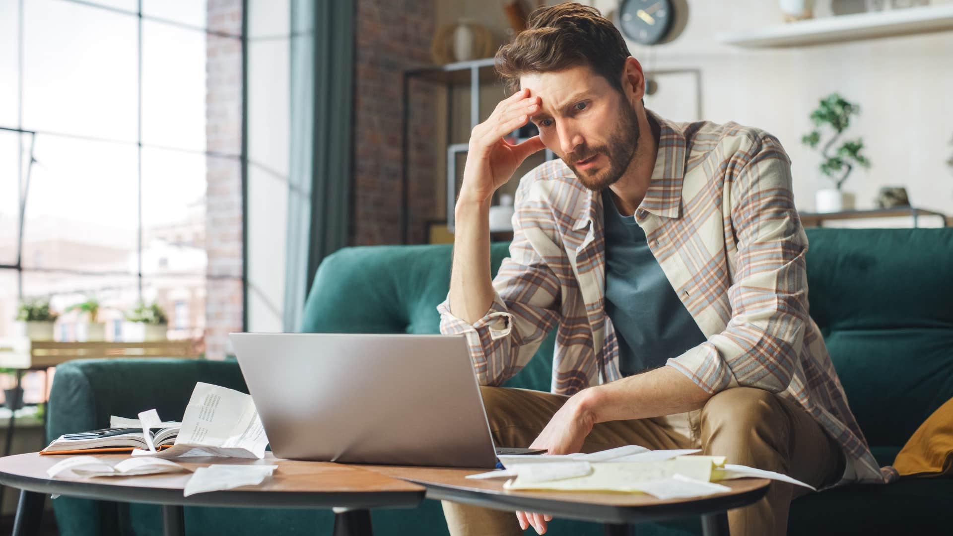 starts making financial decisions alone if a husband feels more like a paycheck than a partner he'll start doing these things at home man making financial decisions alone