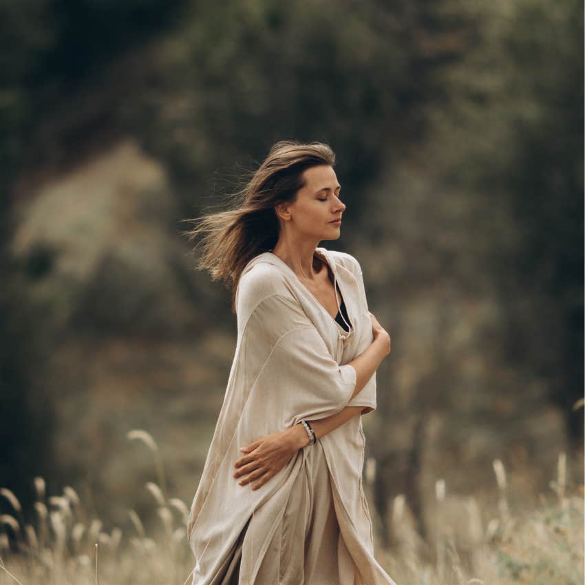 woman who might be a starseed as she is gifted at manifestation