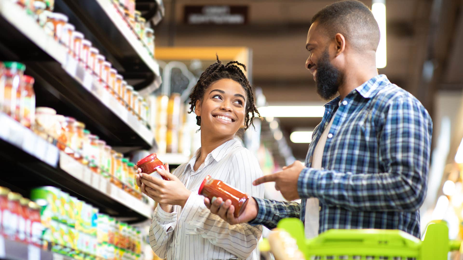 Couple using the "54321 method" for shopping.