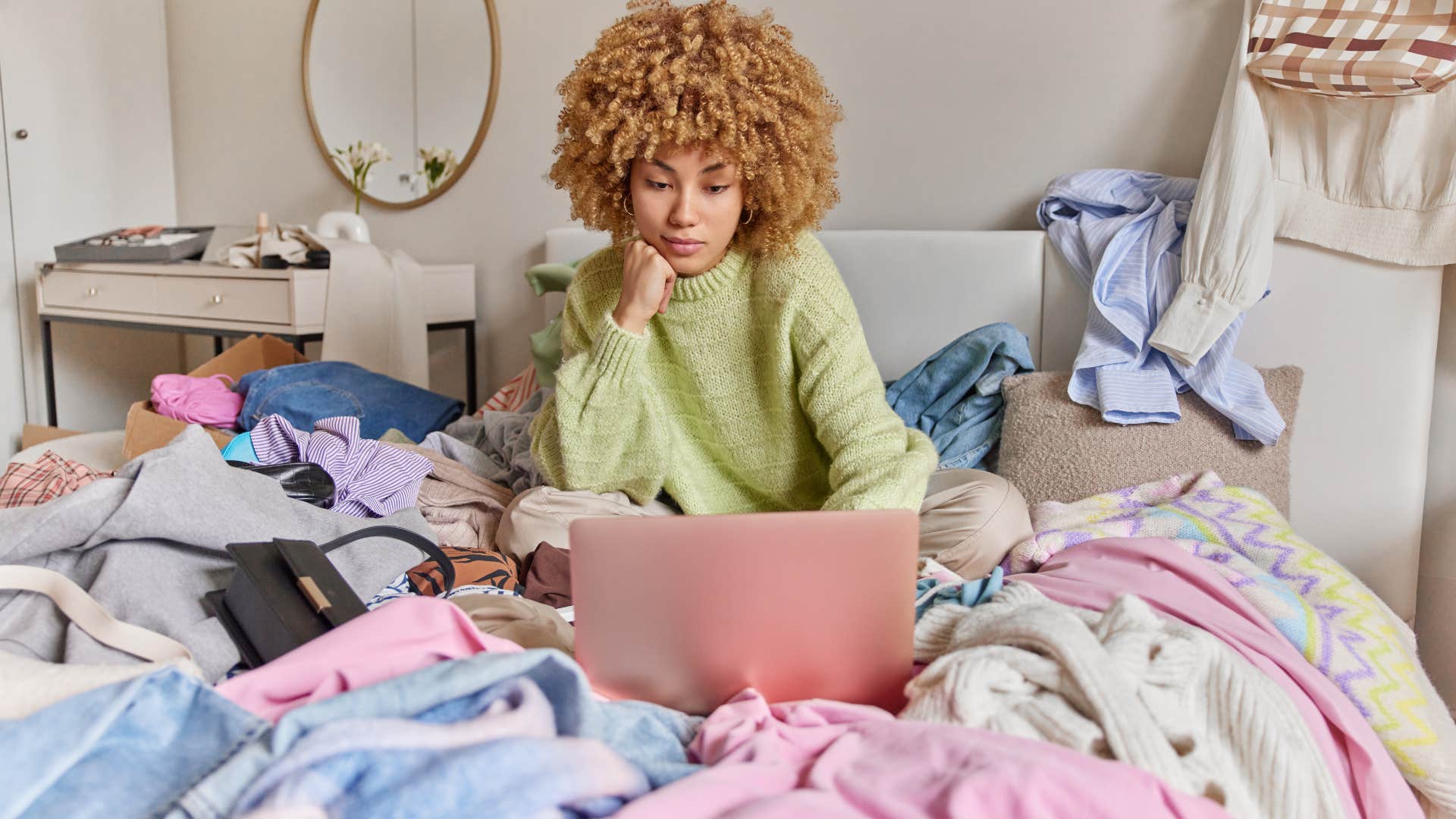 if you notice these little things in a woman's house she's not taking good care of herself extreme clutter