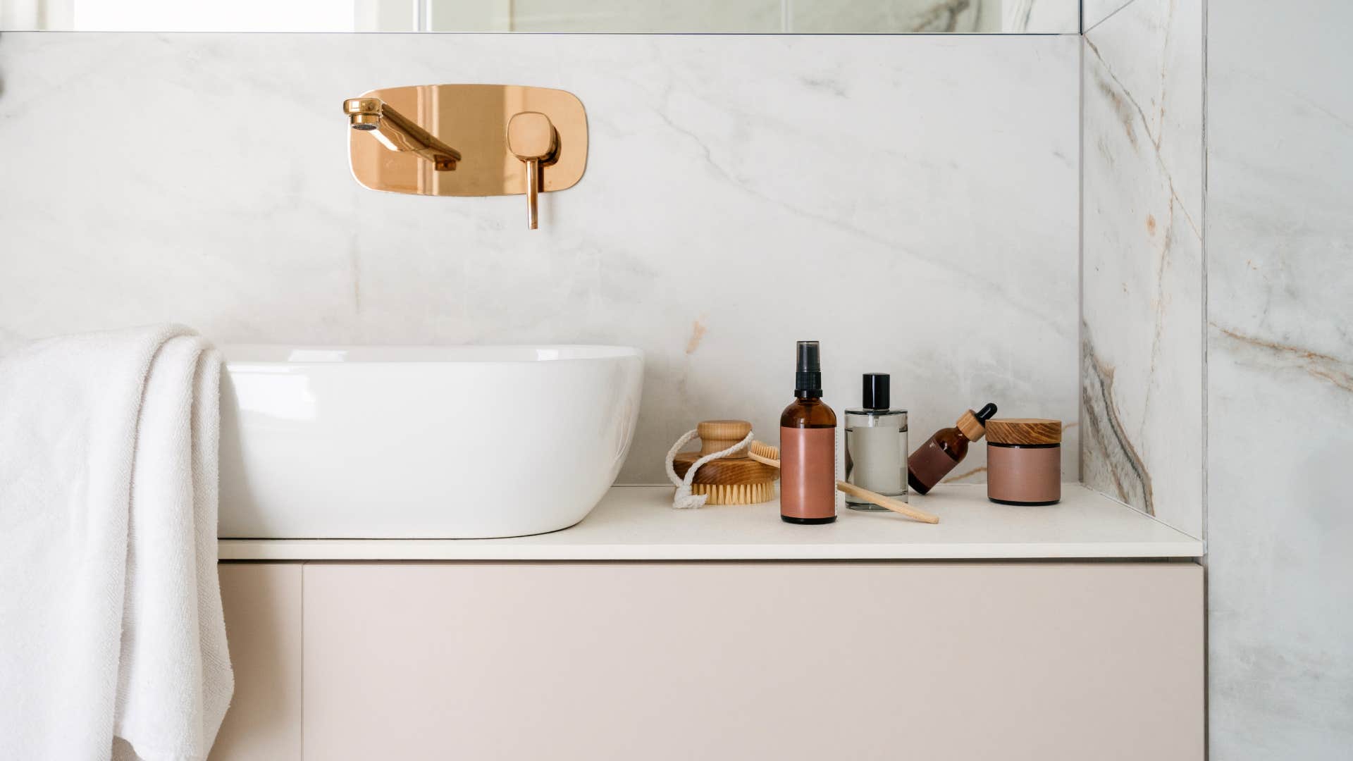 if you notice these things in someone’s house they’re probably going through a hard time neglect hygiene products