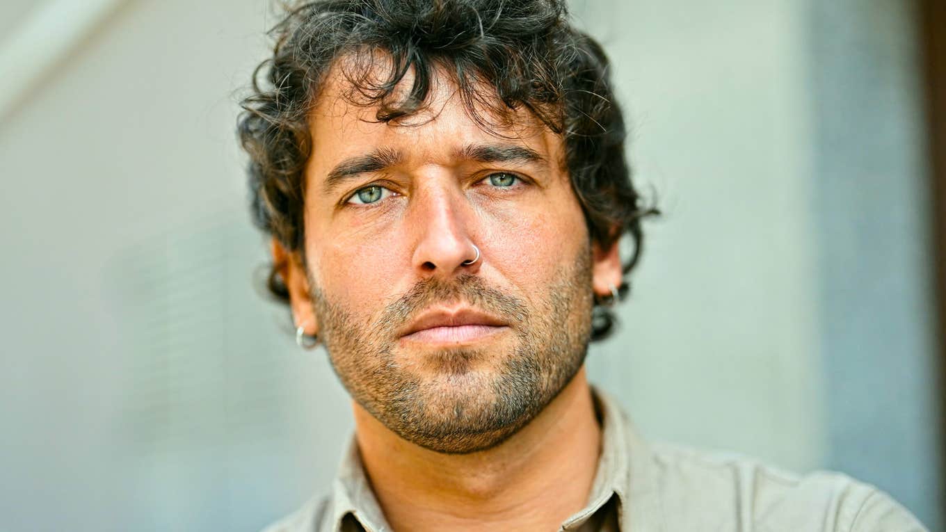 Men Who Secretly Feel Unappreciated Usually Start Acting Like This Without Realizing