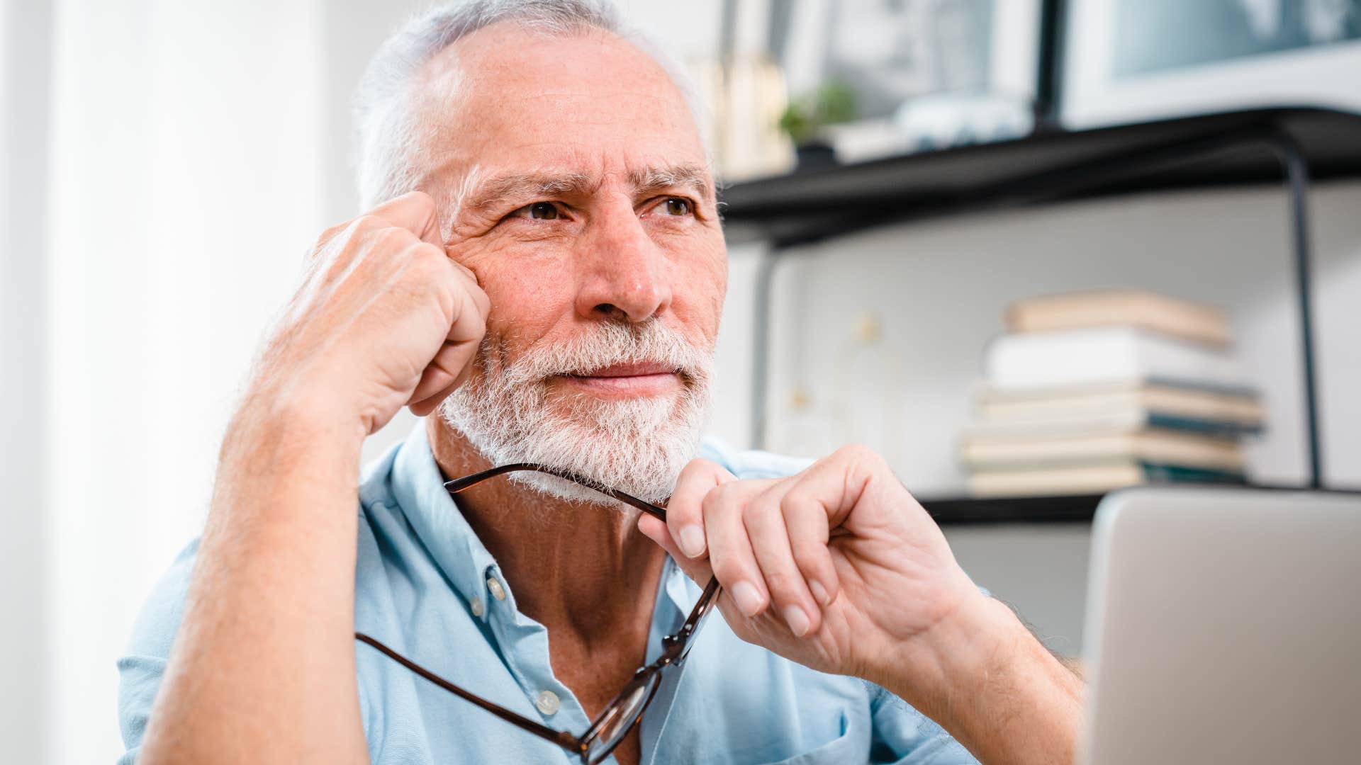 make future plans considering her men who still adore their wives after years always do these ordinary things that mean everything married man making plans for the future with his wife in mind