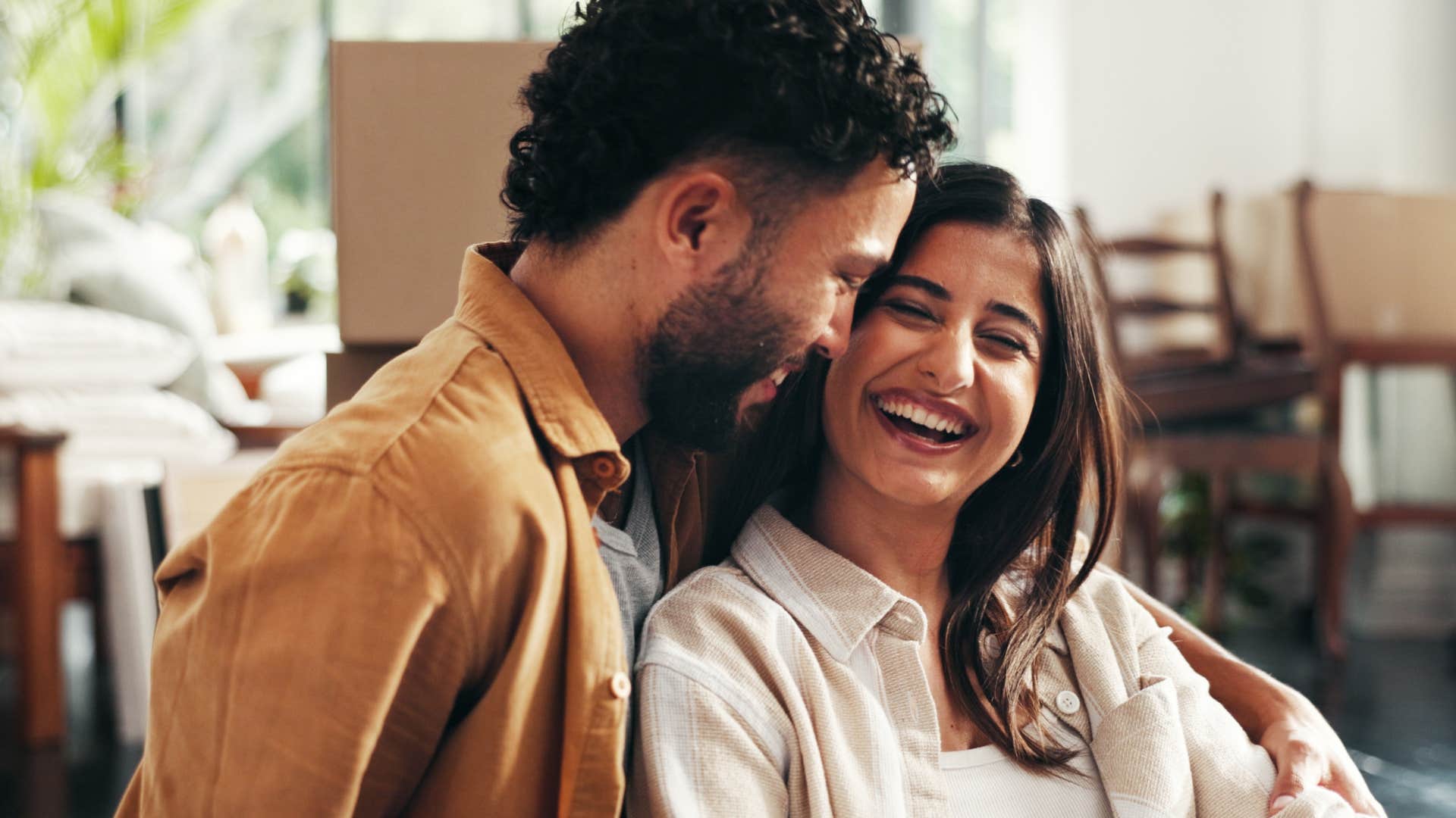 say i love you intention men who still adore their wives after years always do these ordinary things that mean everything man saying i love you to smiling wife