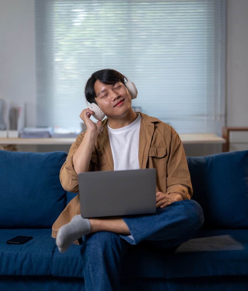 man wearing headphones to reduce noice while working