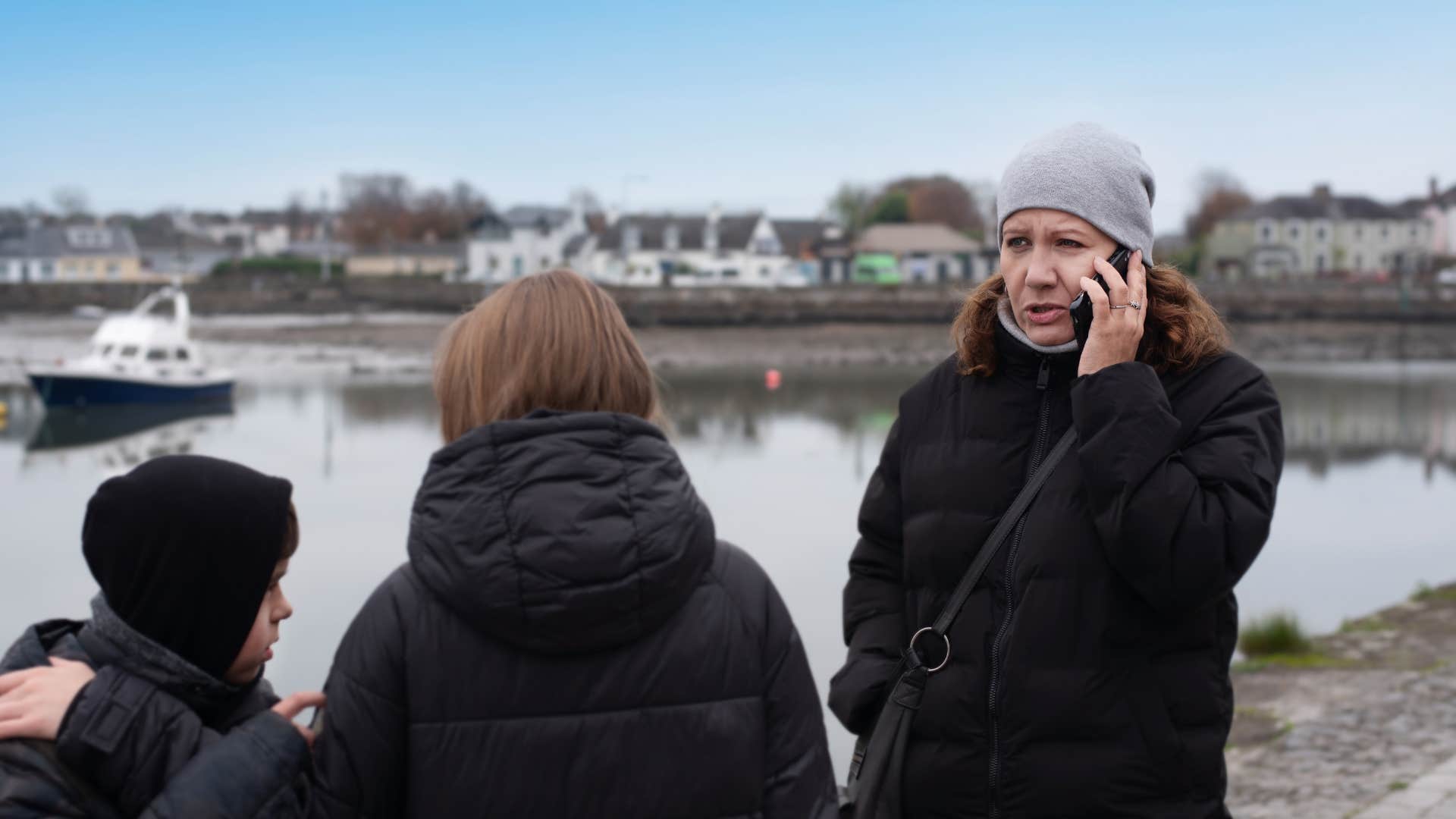 woman who raises kids that never fight as she encourages them to come up with their own solution