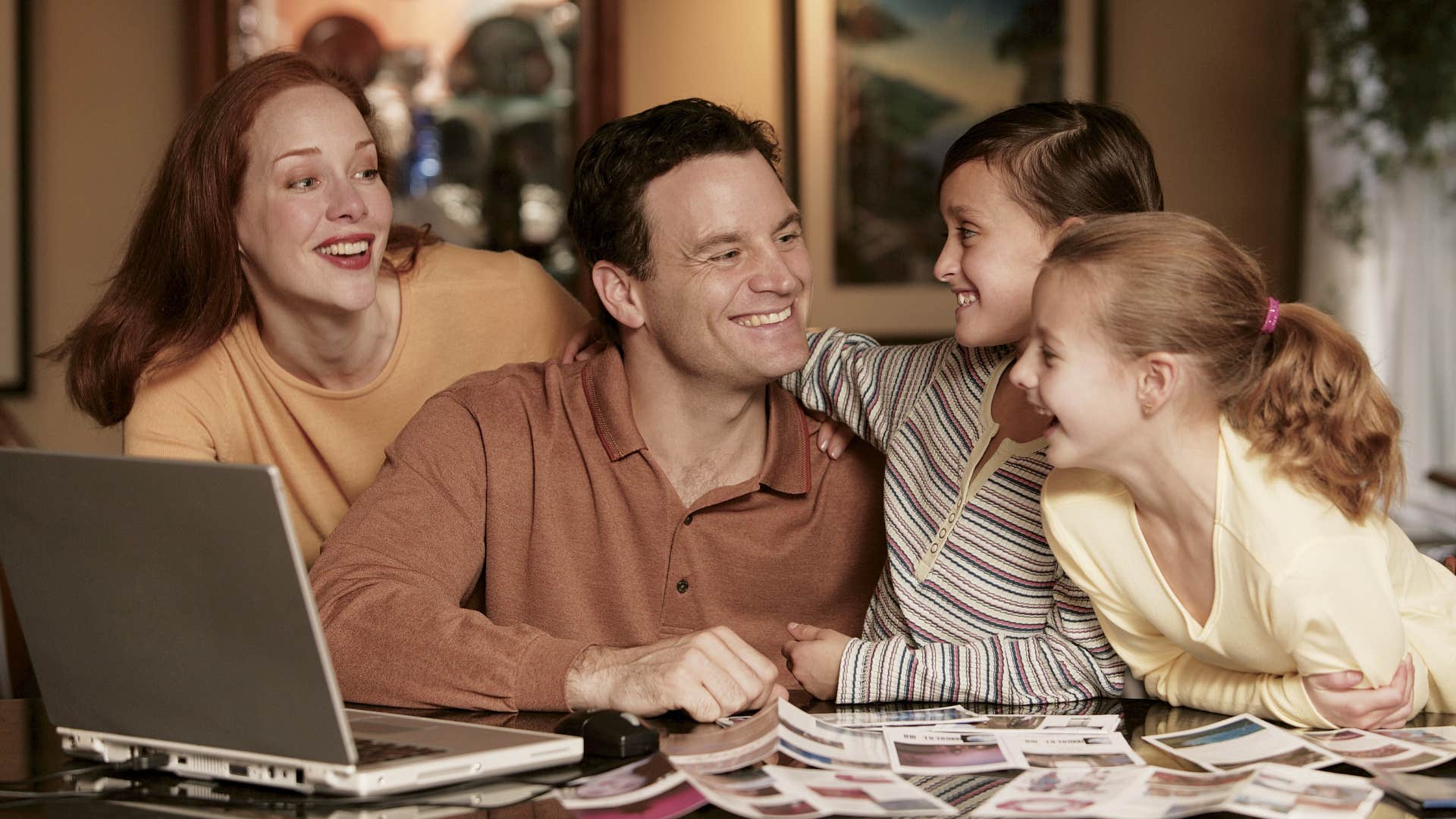 parents whose kids stay close to their siblings for life usually involve siblings in family decisions