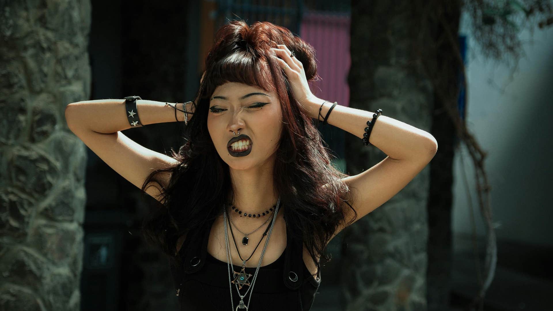 people who always wear black usually share these personality traits edgy