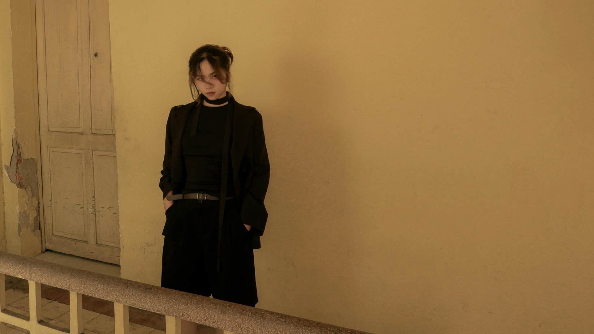 people who always wear black usually share these personality traits moody