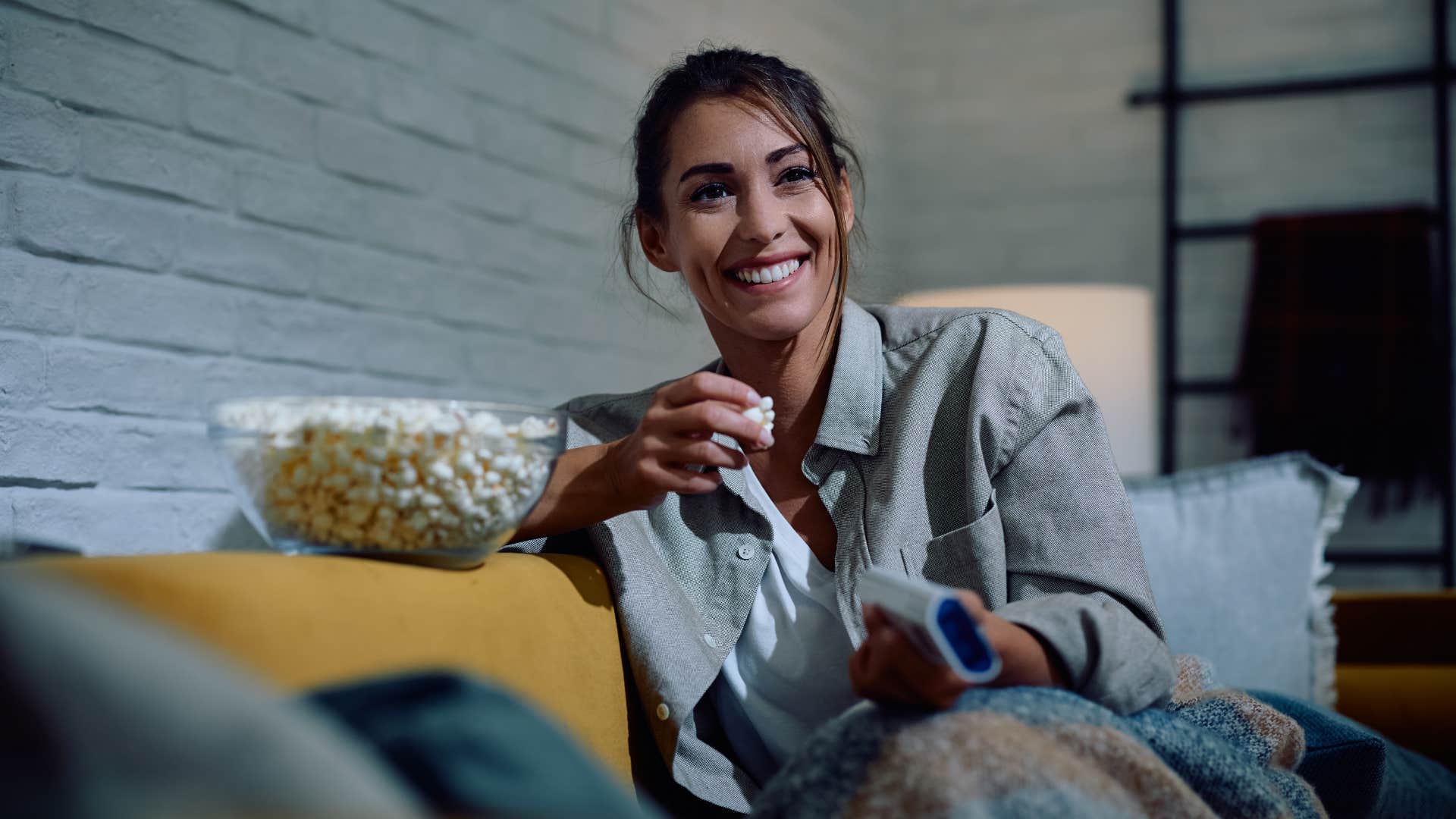 woman who can fall asleep anywhere as she knows you are what you watch 