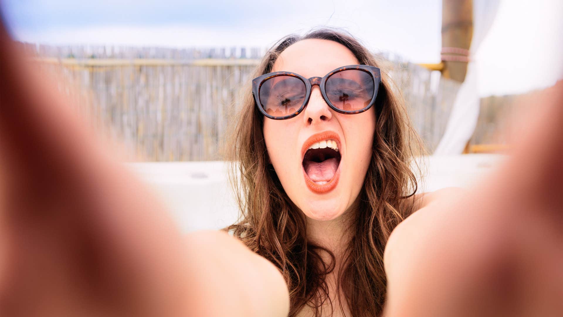 woman who can't do nothing on weekends because she feels accepted partying