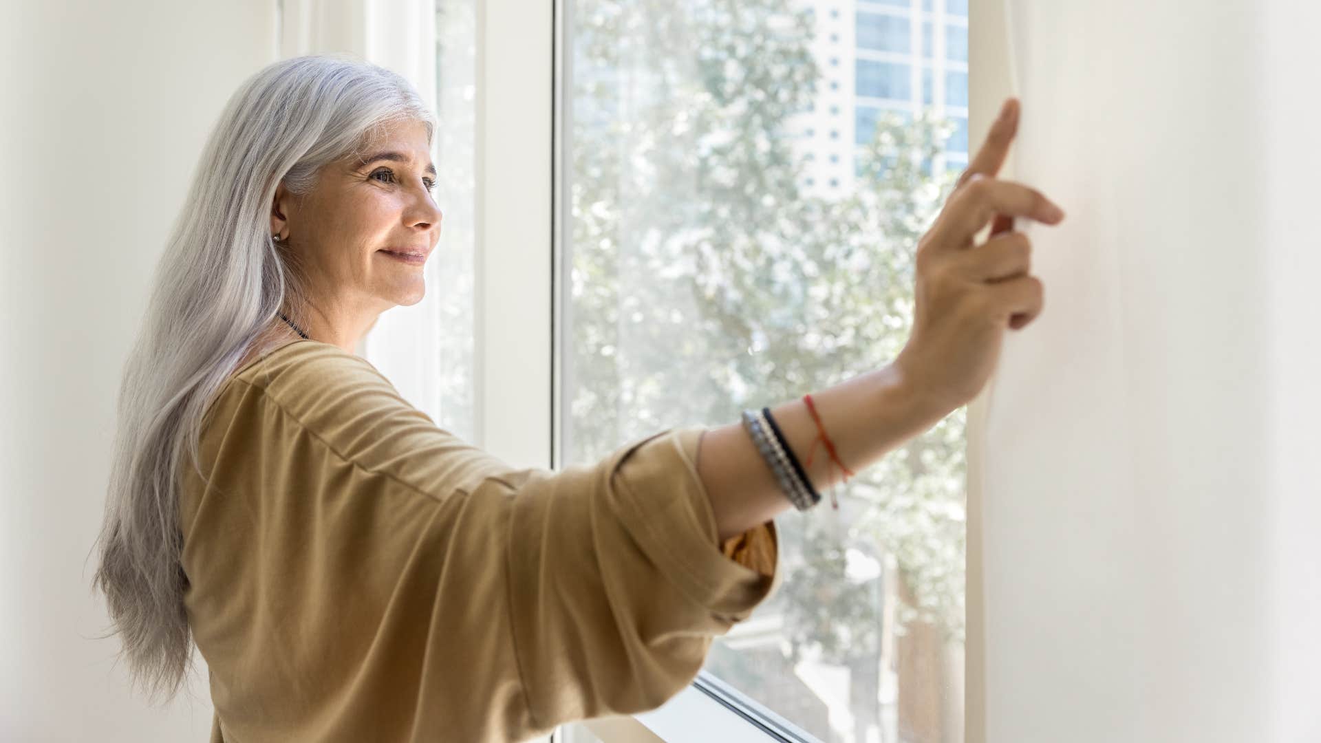 people who can't sleep without a fan blowing in their face usually have these reasons need constant airflow woman who needs constant airflow opening window
