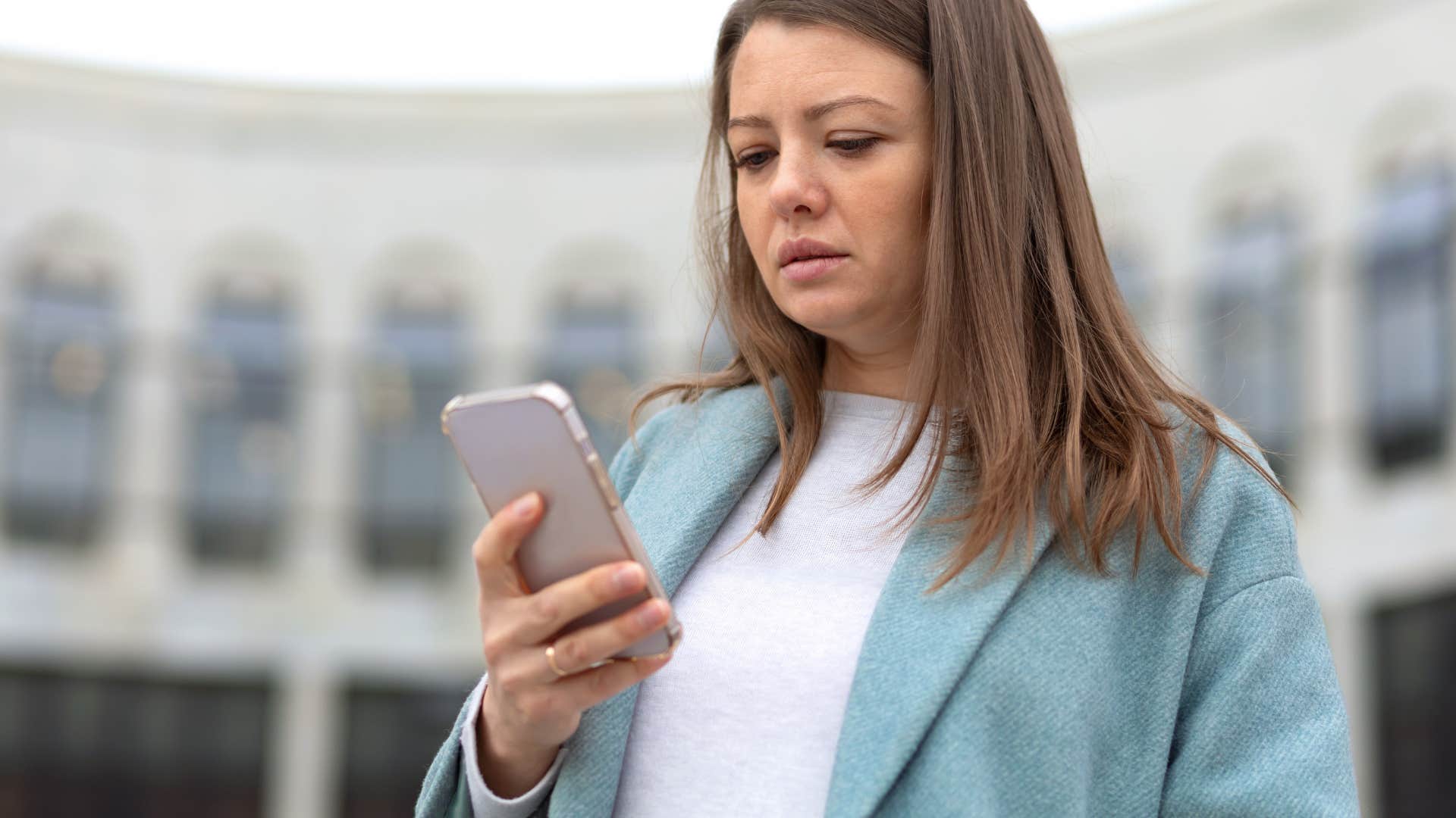 people who hate talking on the phone usually have these specific reasons awkward silences 