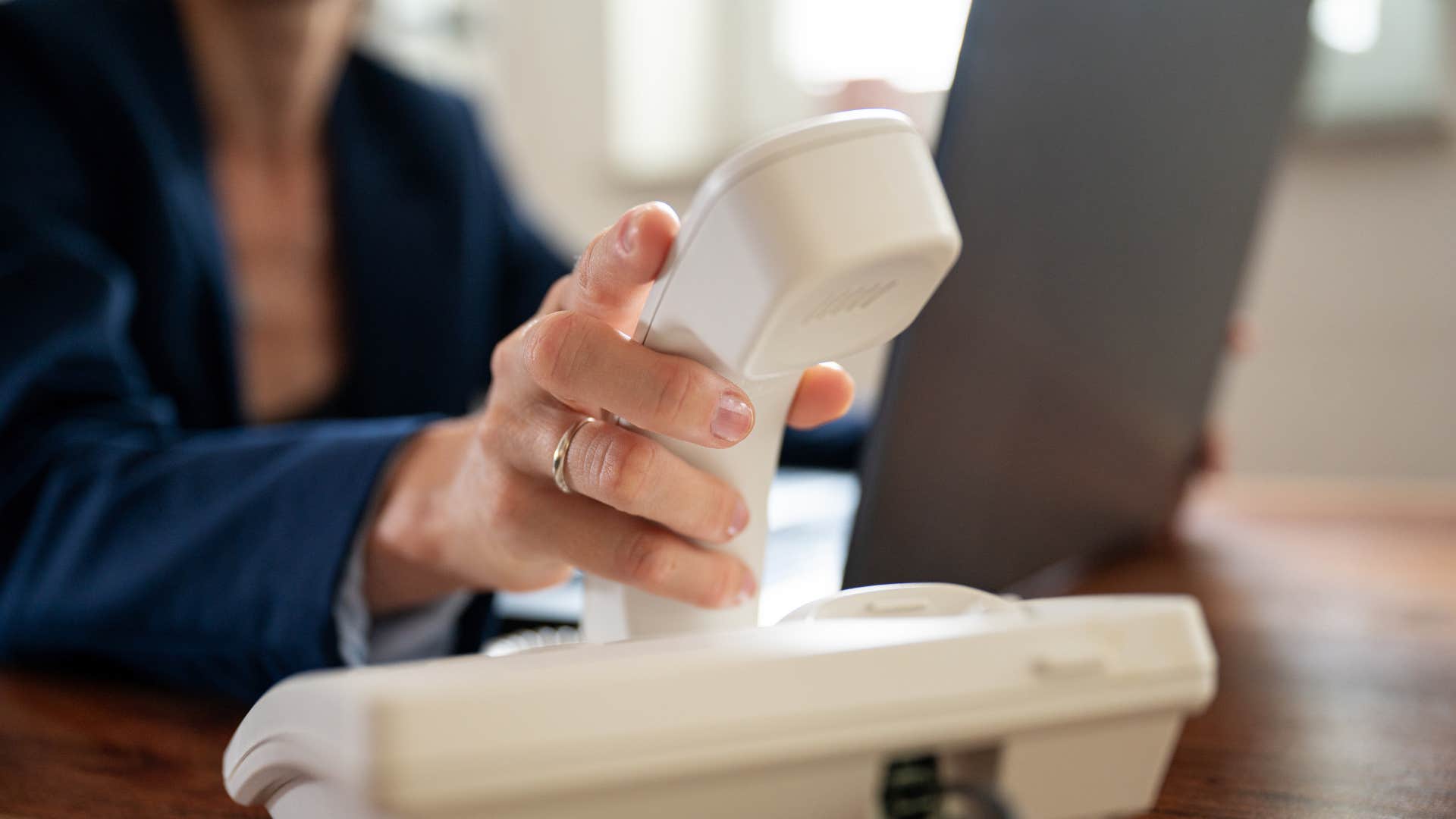 people who lived in the 1990s had to do these 11 ridiculous things no one has to do now get off the phone so someone else can use it