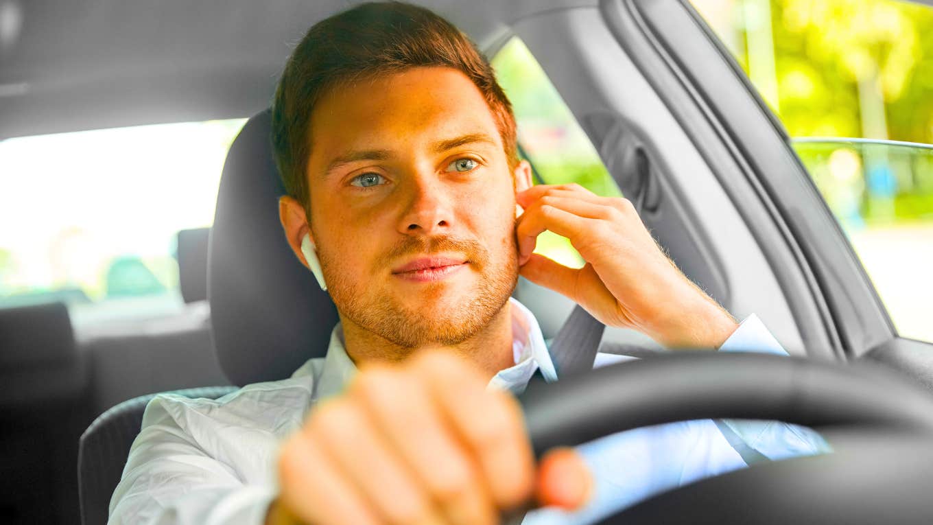 People Who Only Talk On The Phone When They’re In The Car Usually Have These Reasons People Who Only Talk On The Phone When They’re In The Car Usually Have These Reasons