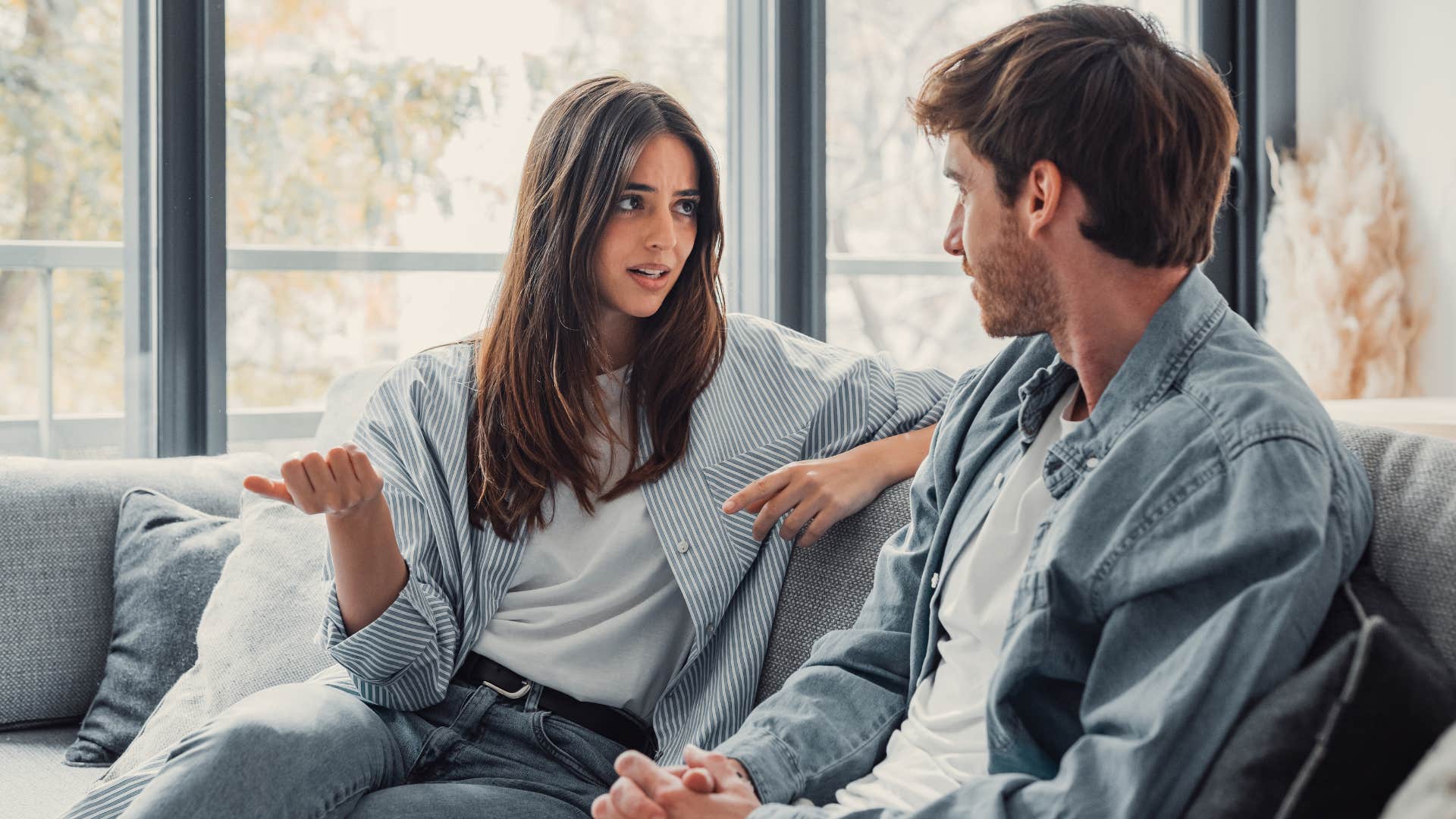 seek approval people who secretly feel insecure about their intelligence usually do these things in conversations woman who seeks approval talking to her husband