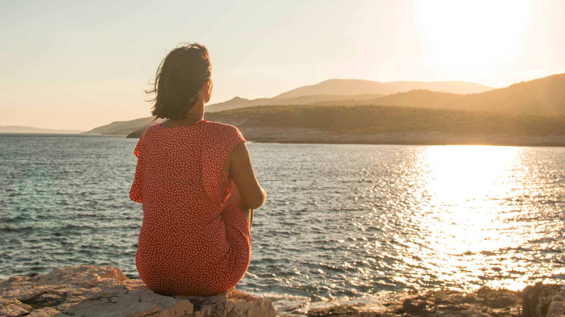 people who talk to themselves instead of just thinking silently usually have these reasons soothes loneliness 