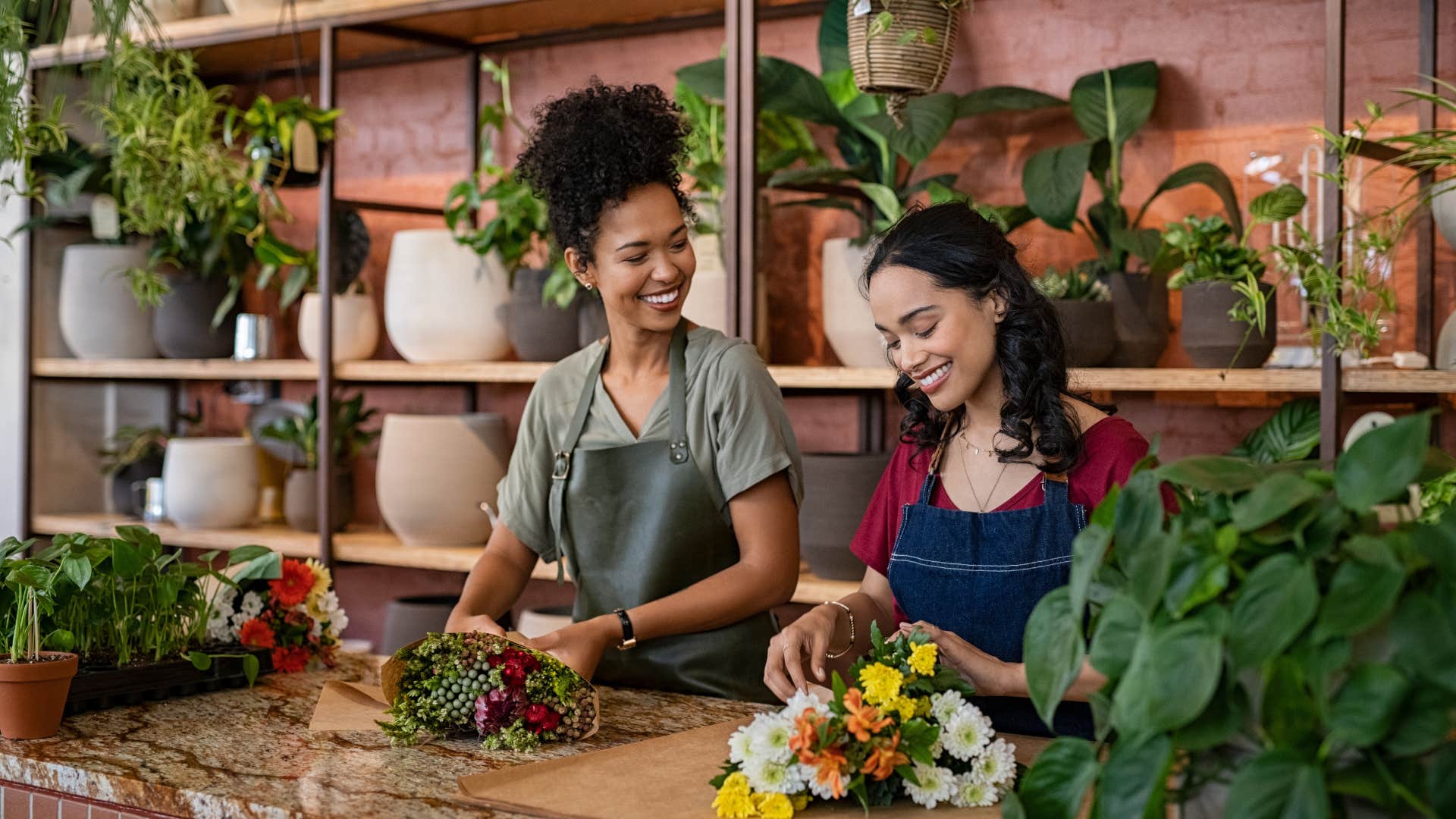 woman telling smiling friend shes someone people dont forget