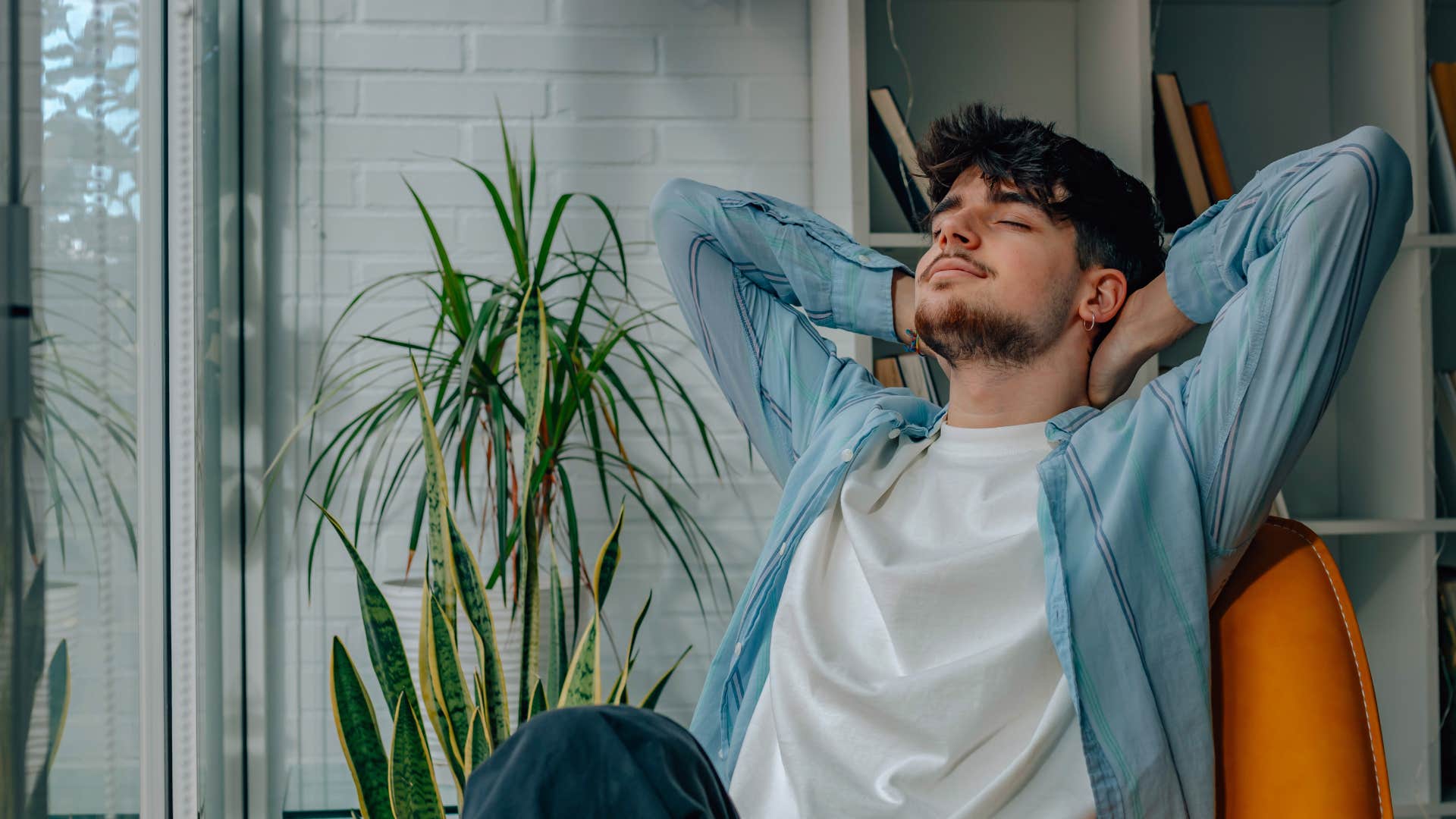 man relaxed as woman gives him space