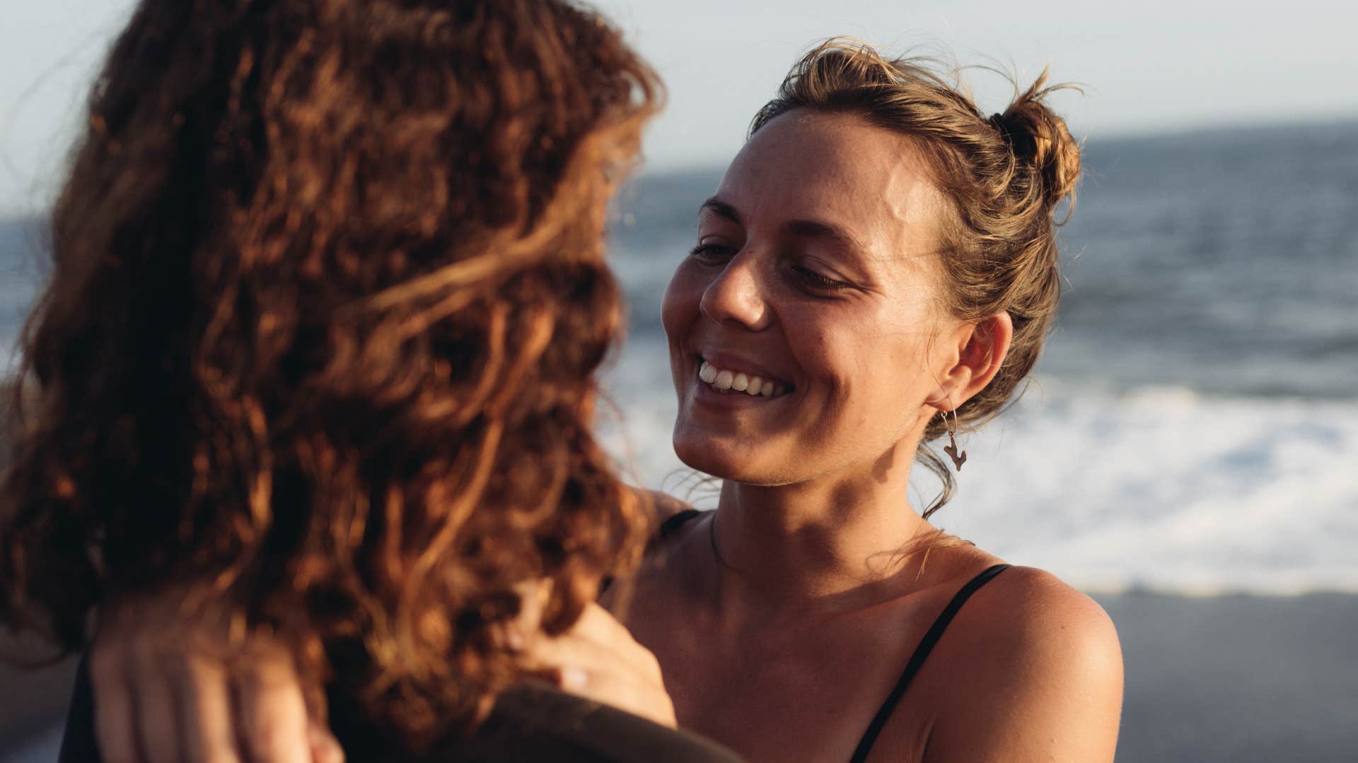 couple with an undeniable magnetic attraction can't stop staring at each other