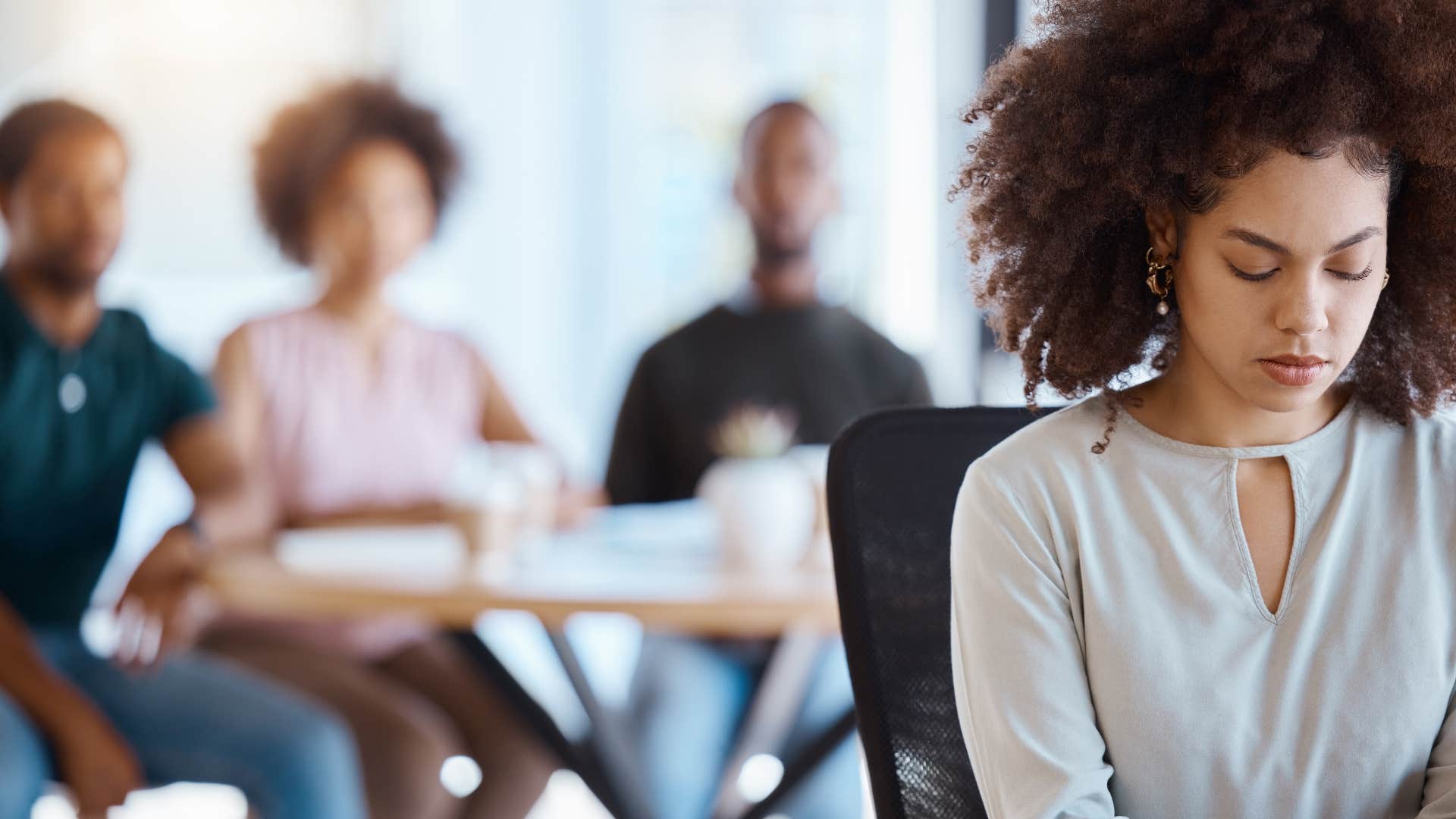 woman who doesn't socialize with her co-workers
