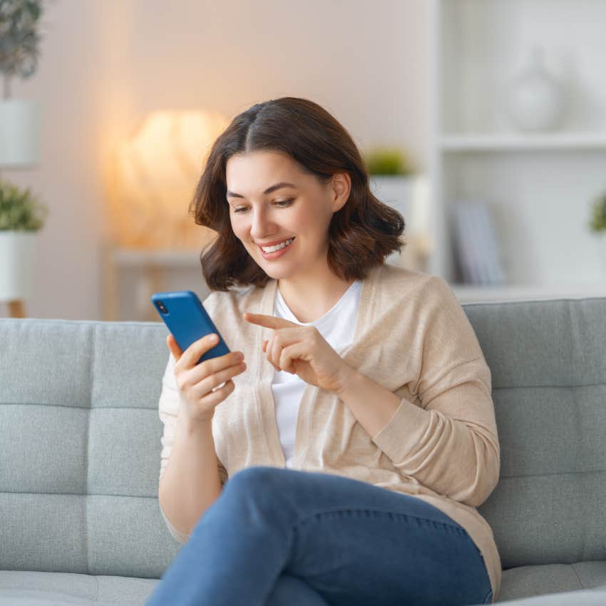 simple habits that make you irresistibly attractive get on dating app woman who is irresistibly attractive as she gets on dating app