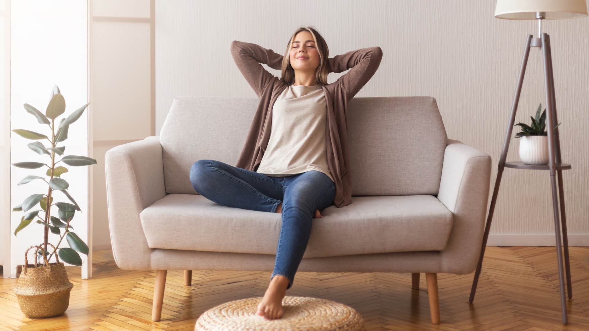 simple habits of naturally inspirational people develop skill of presence woman who is naturally inspirational as she develops the skill of presence