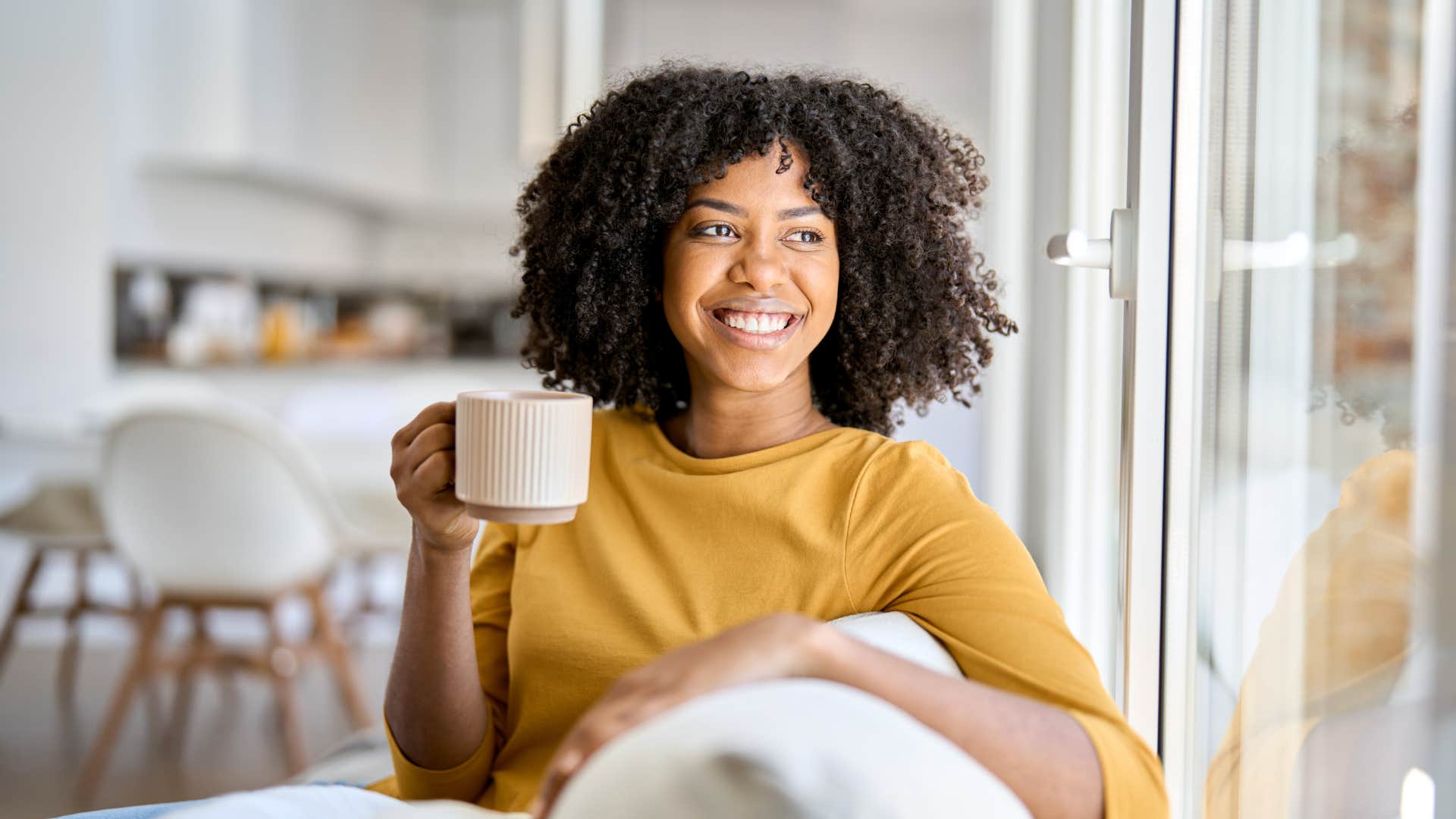 simple habits of naturally inspirational people intolerant to thoughts that bring them down woman who is naturally inspirational as she is intolerant to thoughts that bring her down
