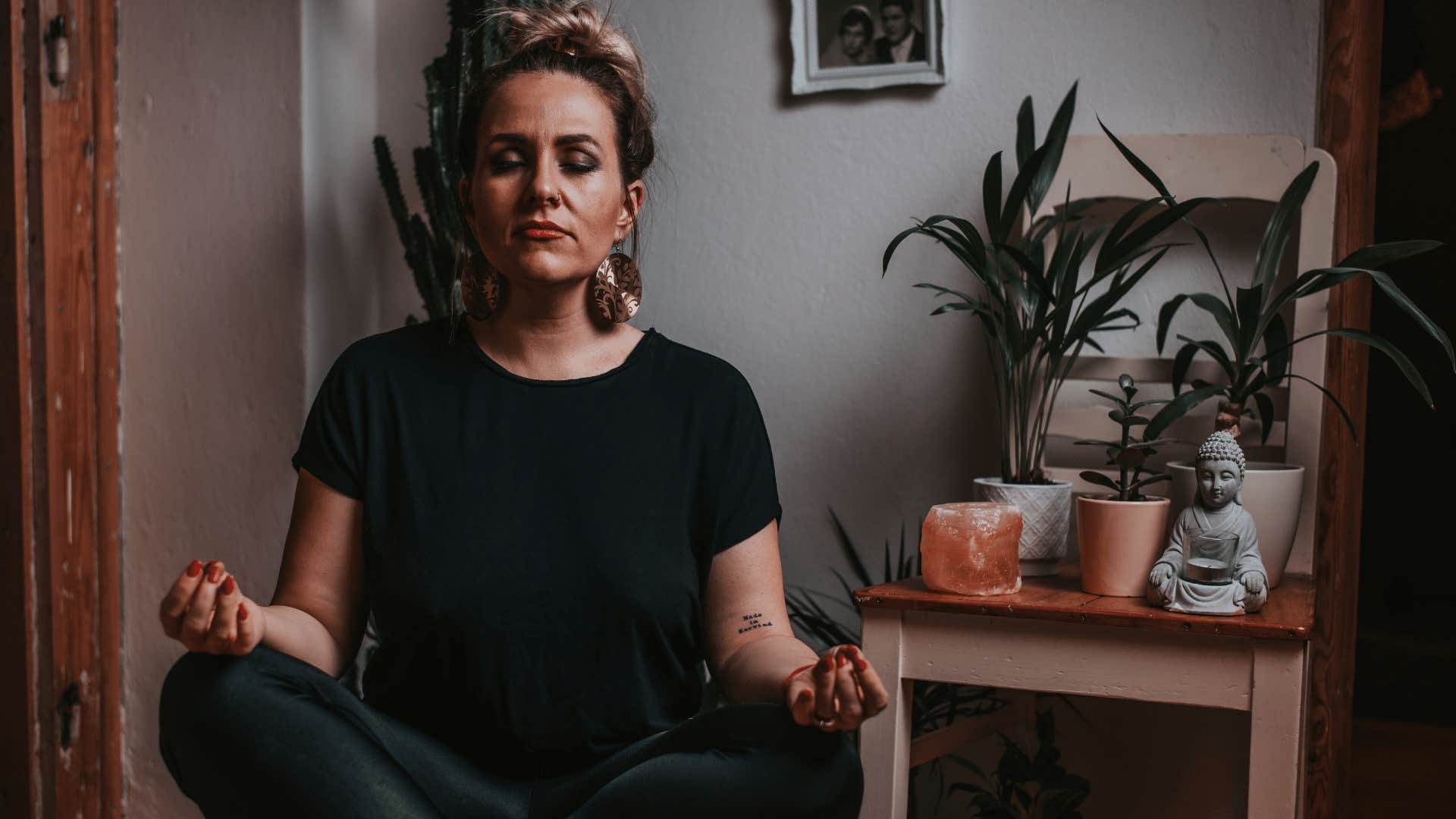 woman who is naturally mysterious connecting with her higher self