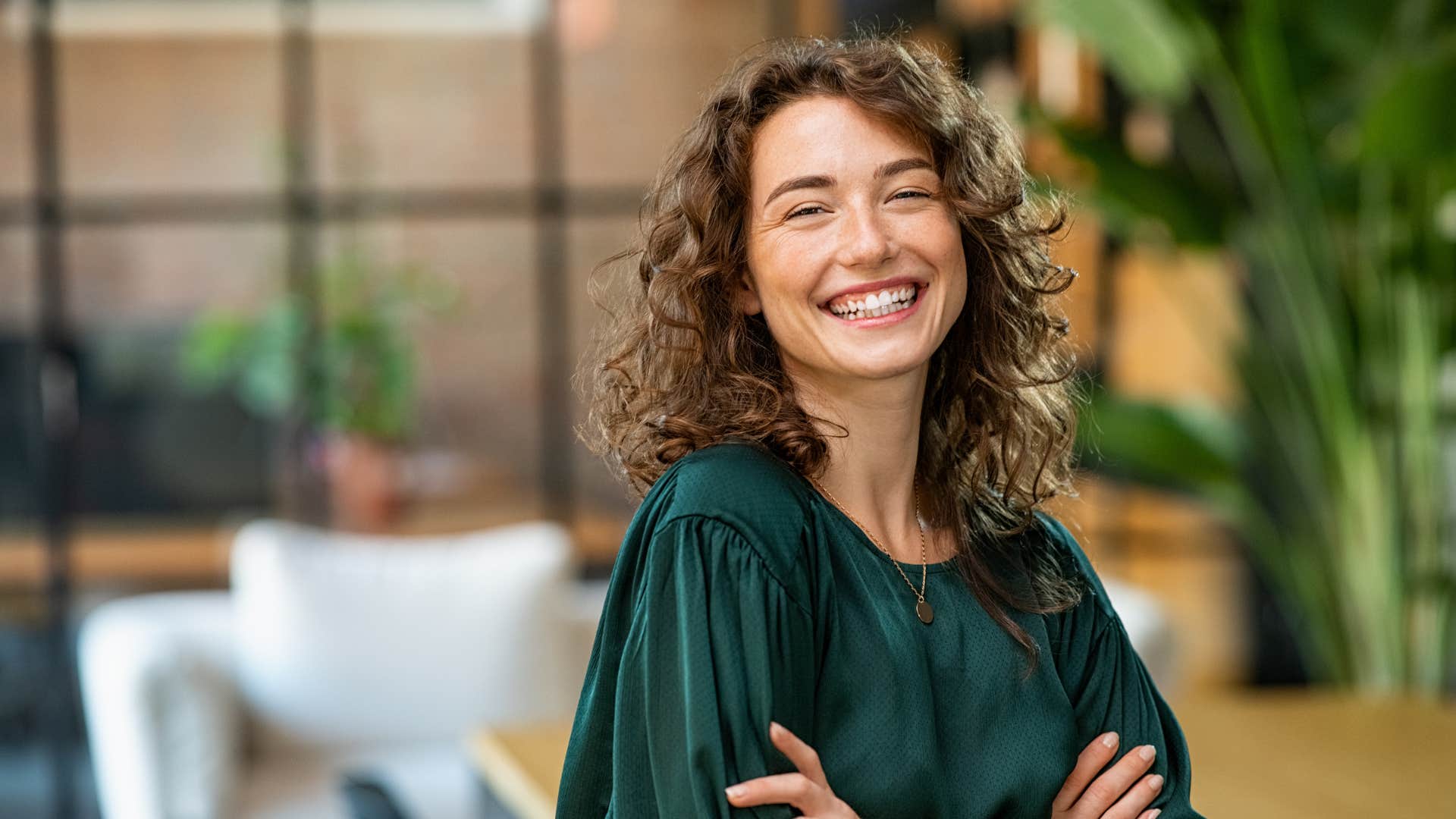 woman who is naturally resilient as she counters negative thought